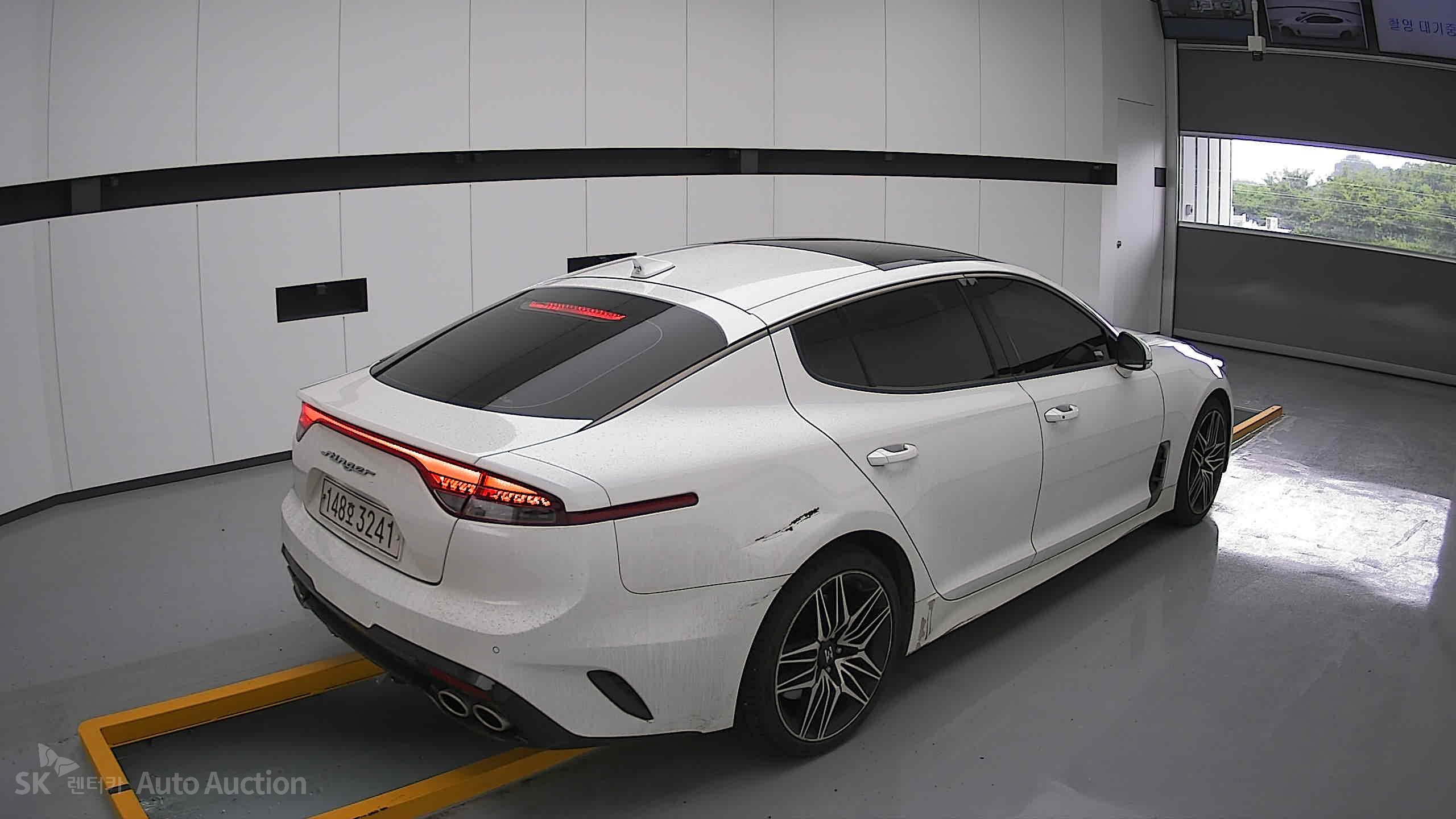 2021 - kia stinger