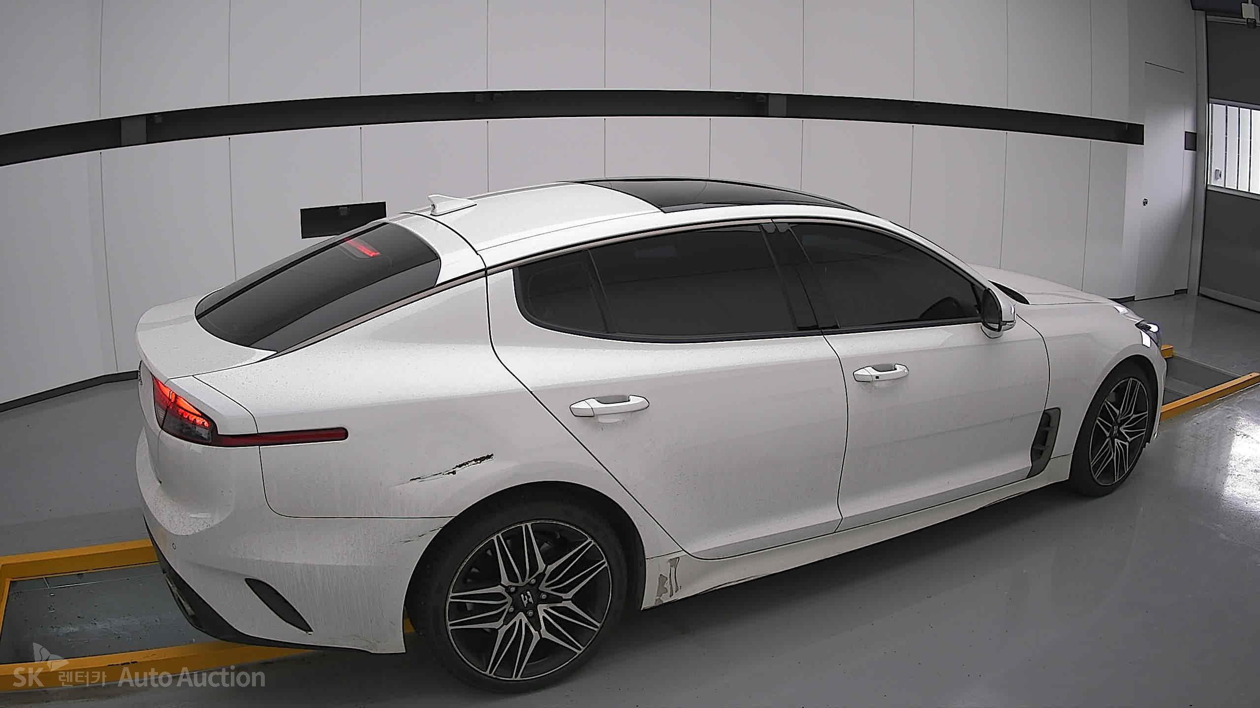 2021 - kia stinger