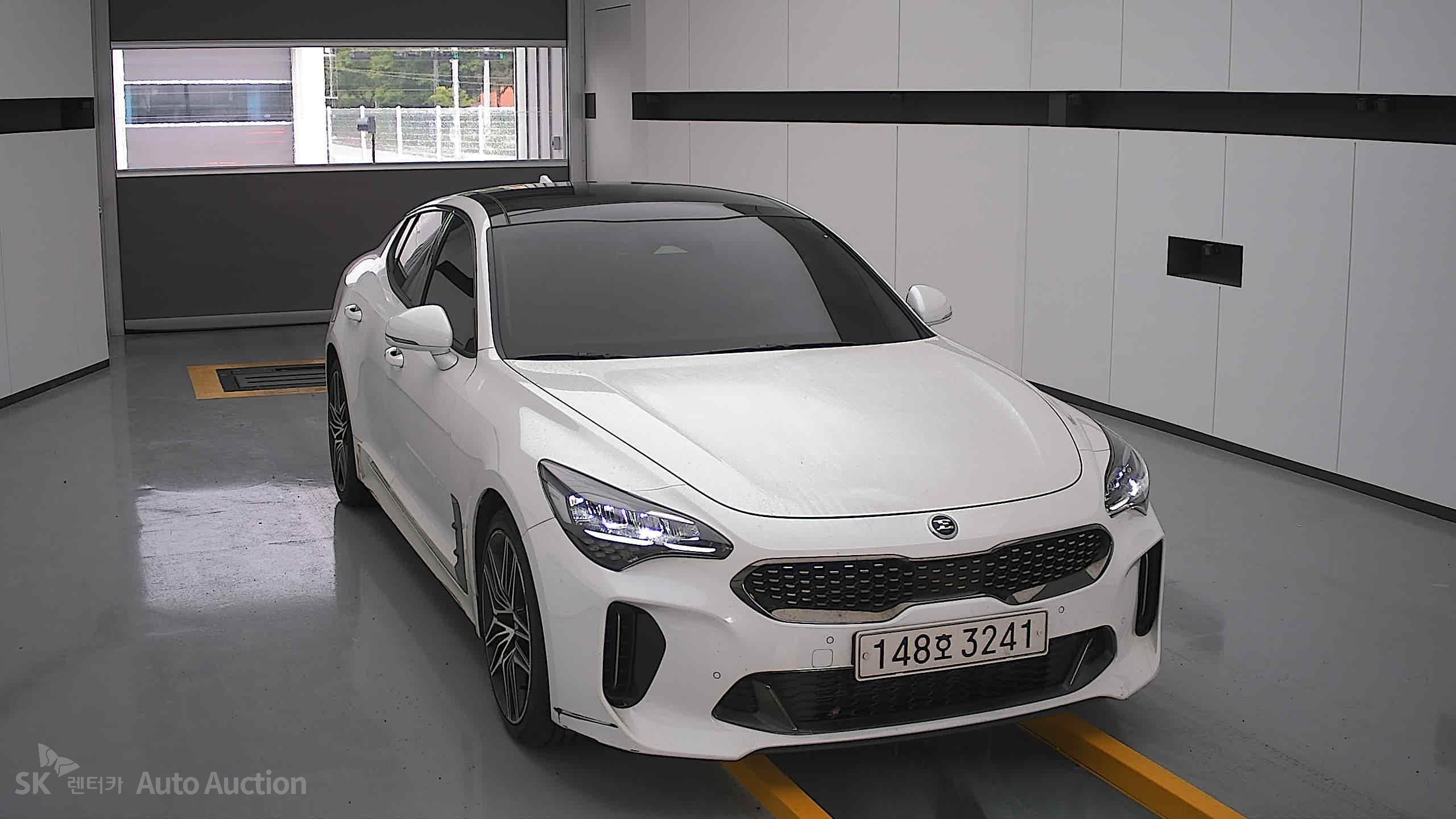 2021 - kia stinger