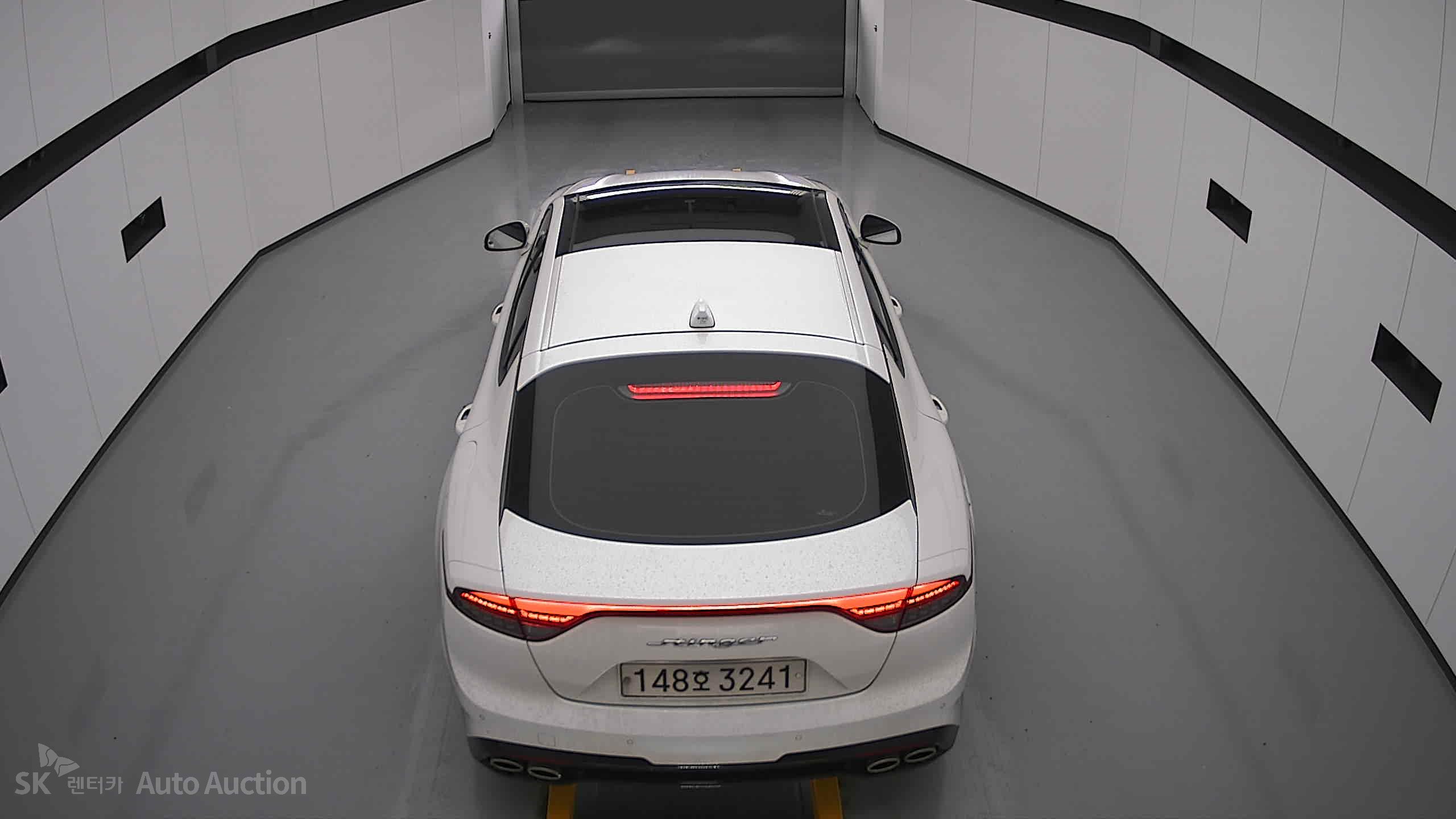 2021 - kia stinger
