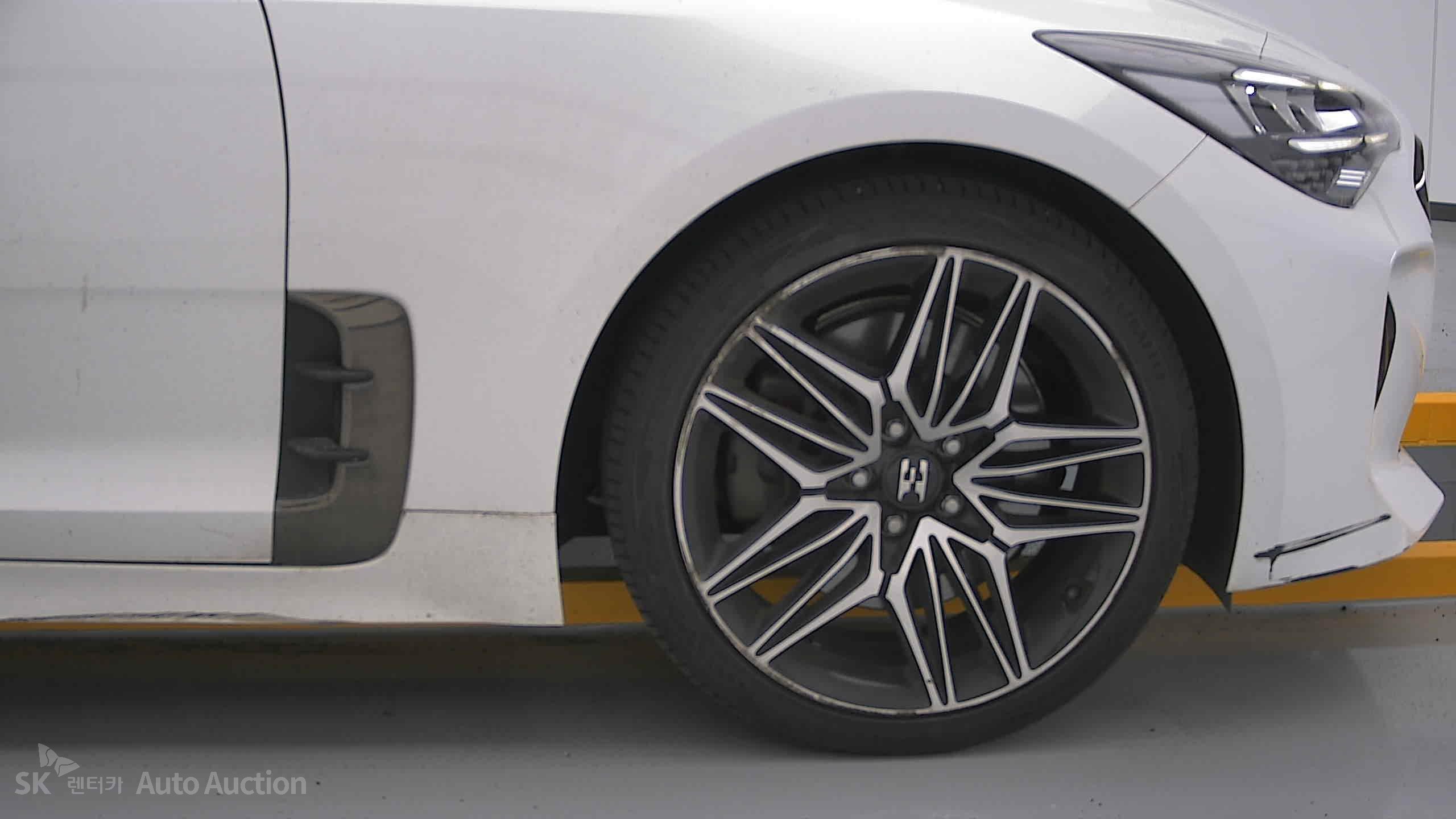 2021 - kia stinger