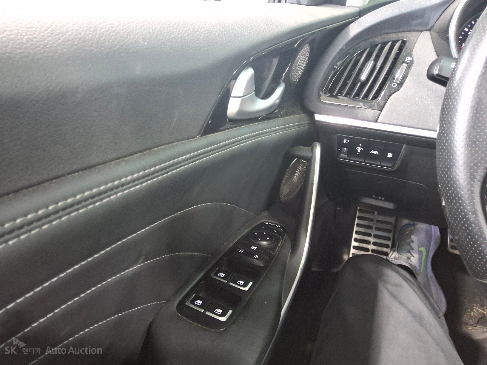 2021 - kia stinger