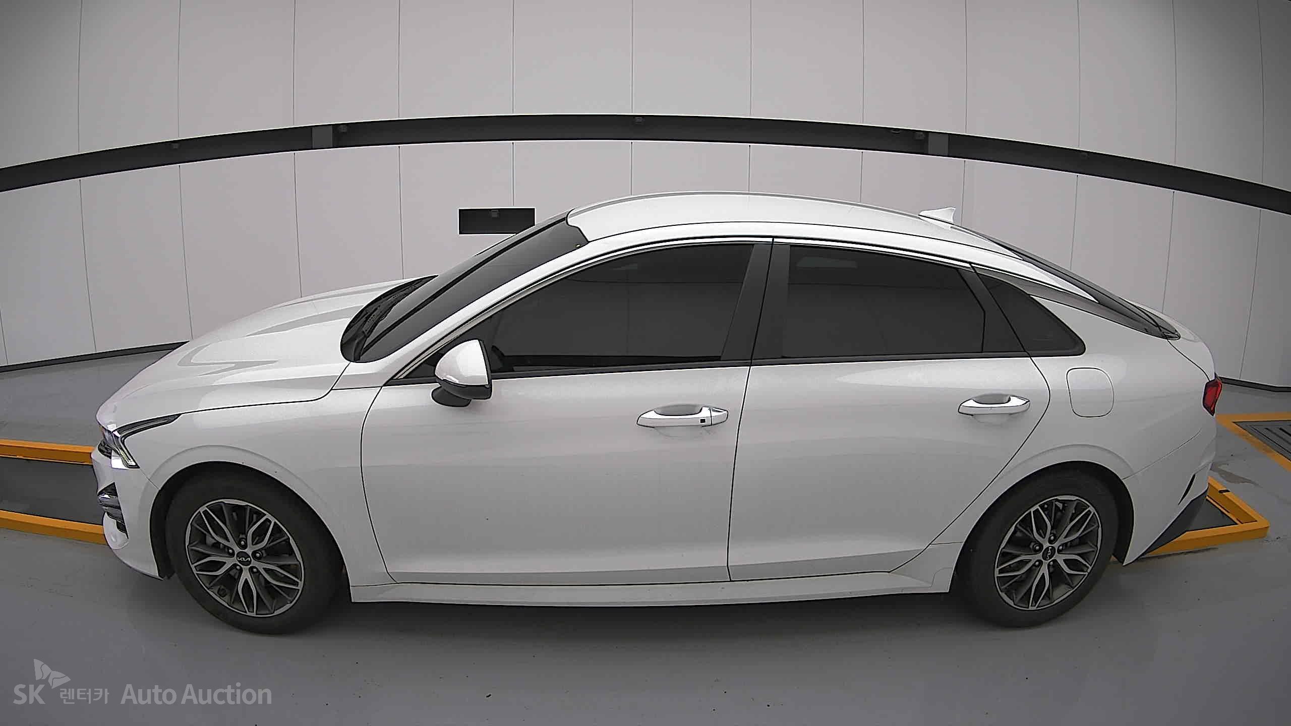 2022 - kia k5