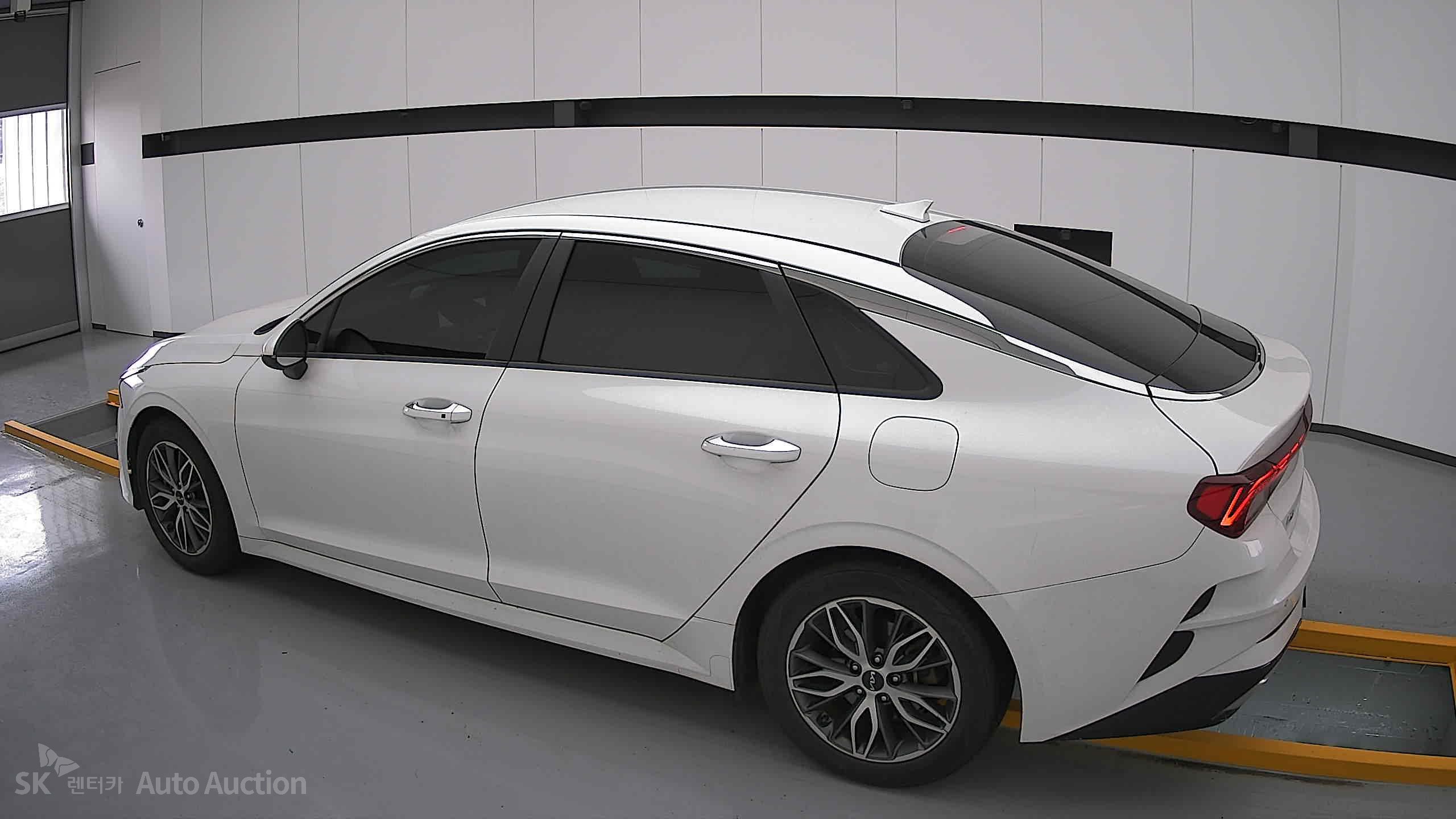 2022 - kia k5