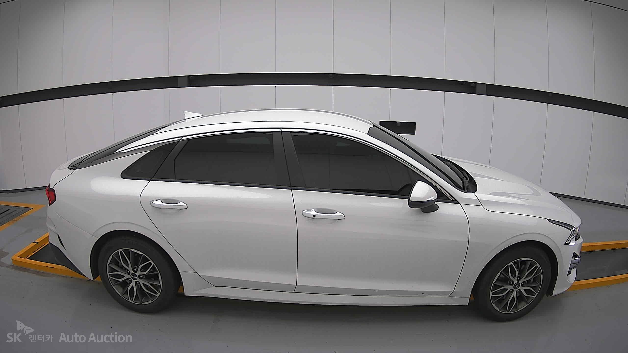 2022 - kia k5