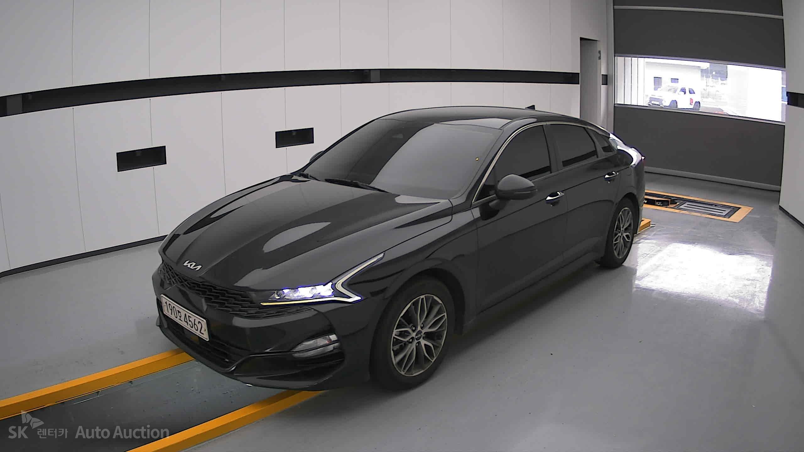 2022 - kia k5