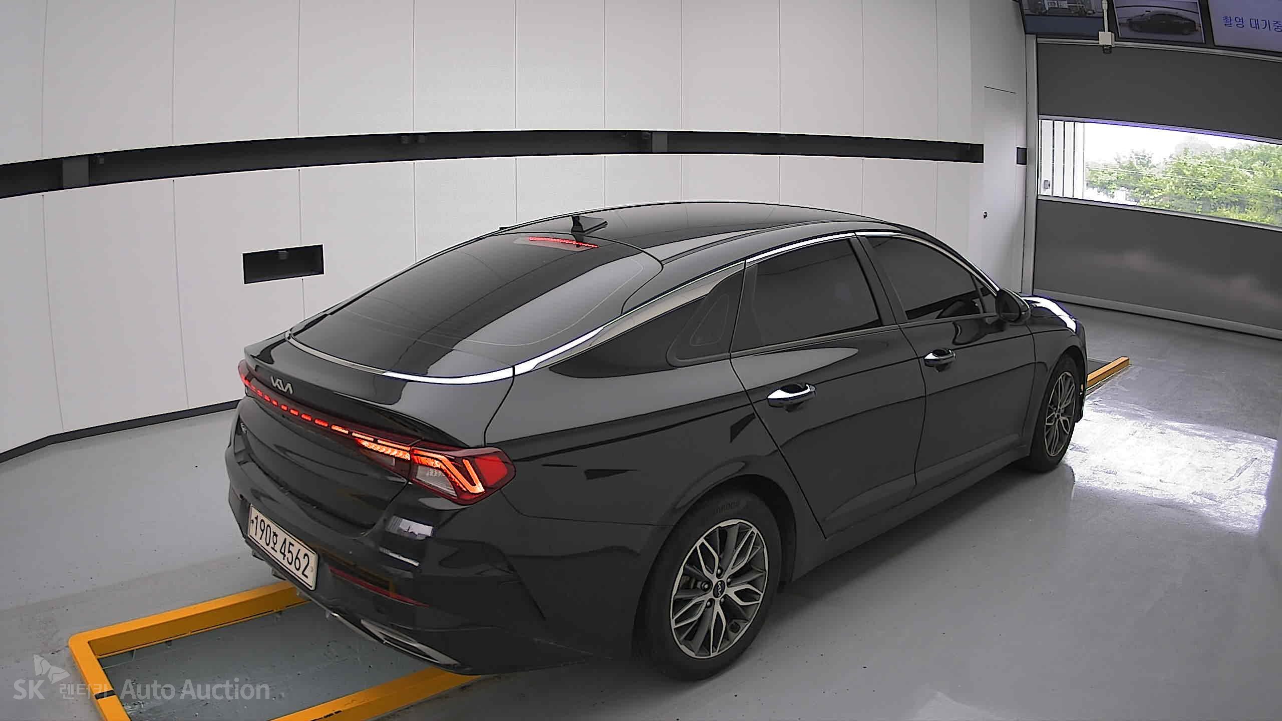 2022 - kia k5