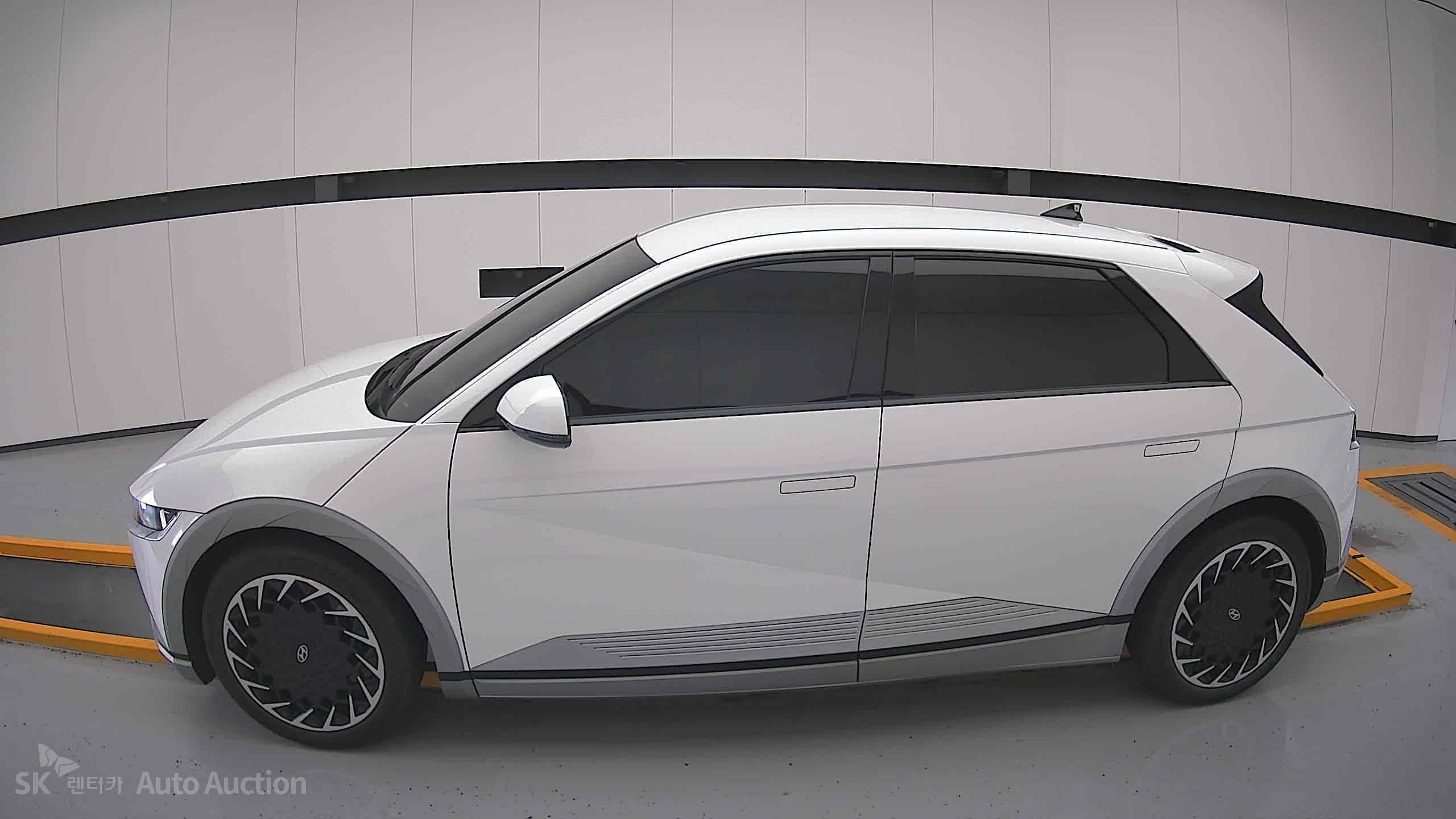 2022 - hyundai ioniq