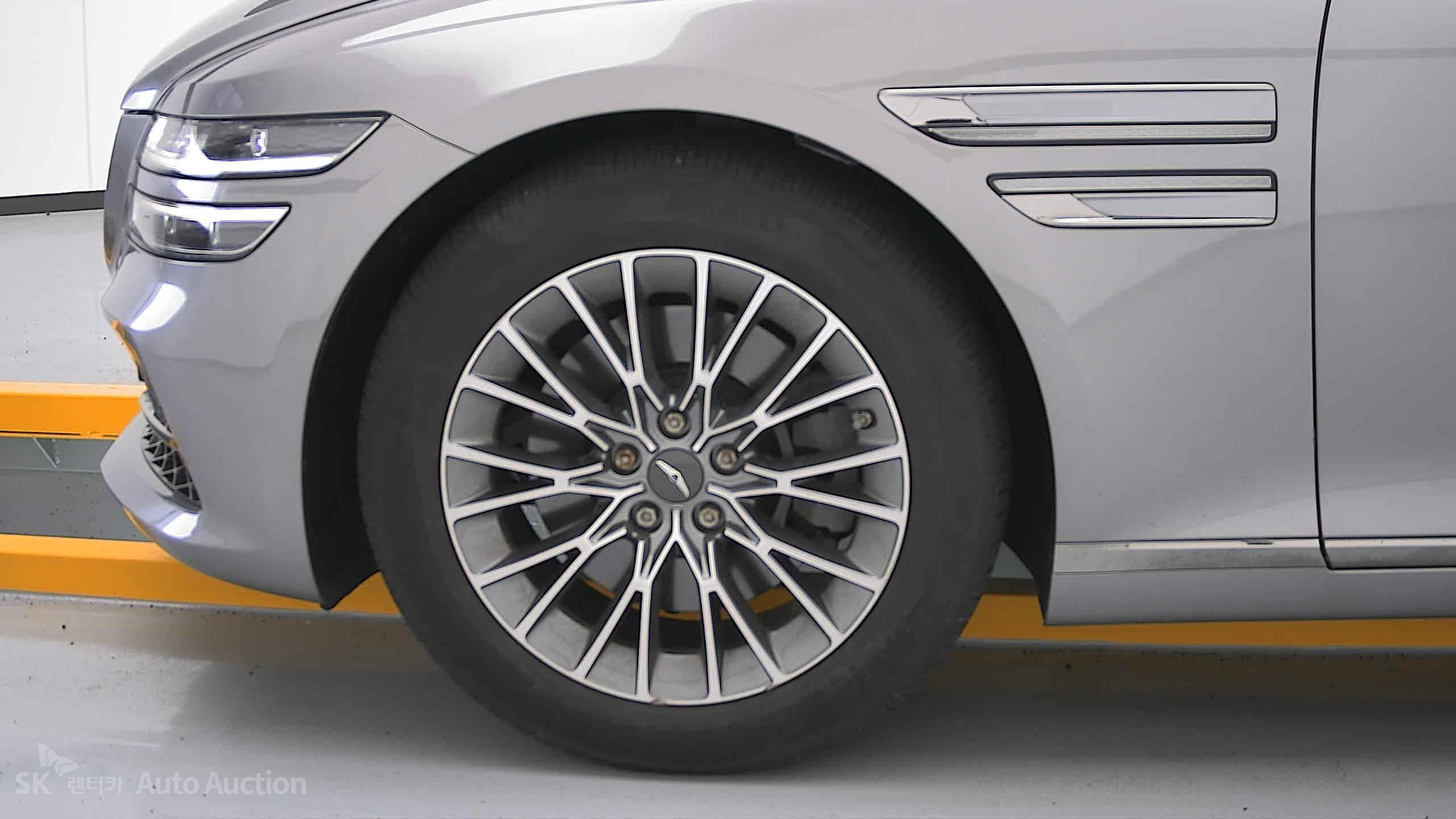 2022 - genesis g80