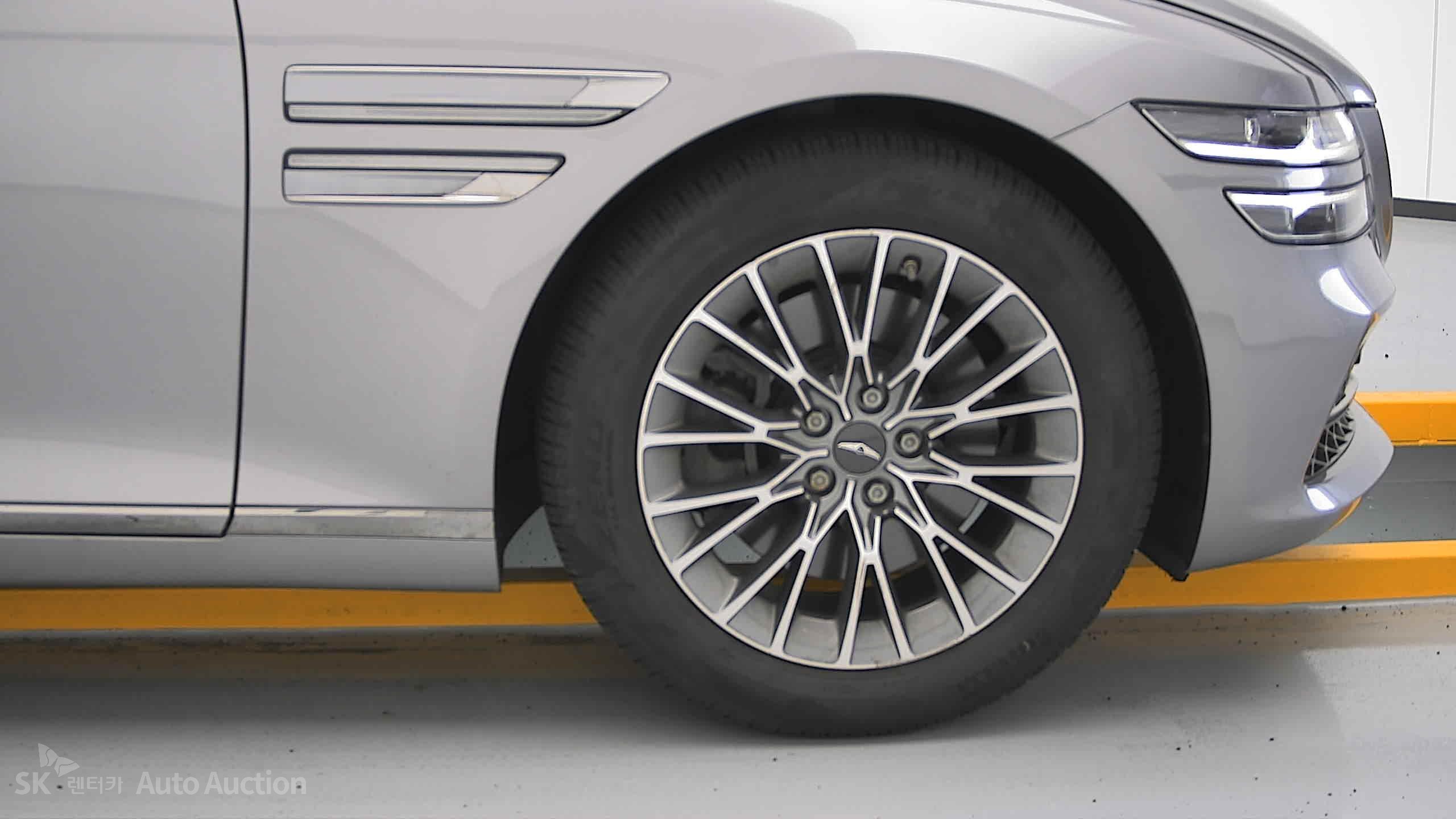2022 - genesis g80