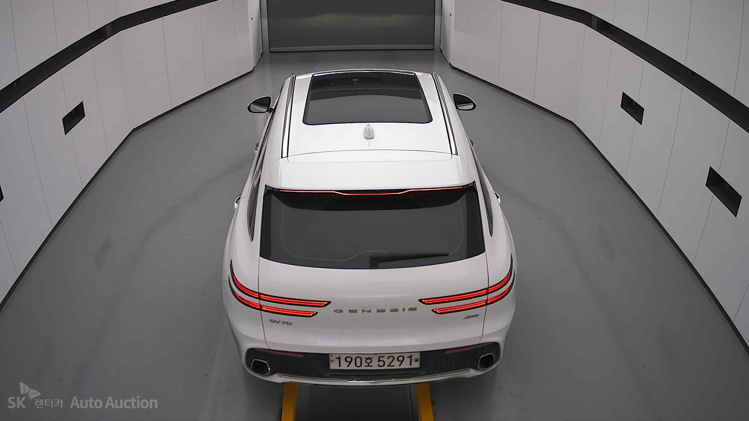 2022 - genesis gv70