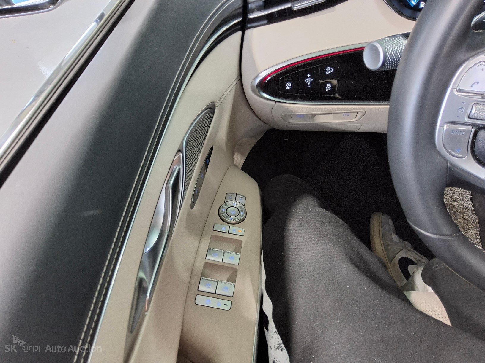 2022 - genesis gv70
