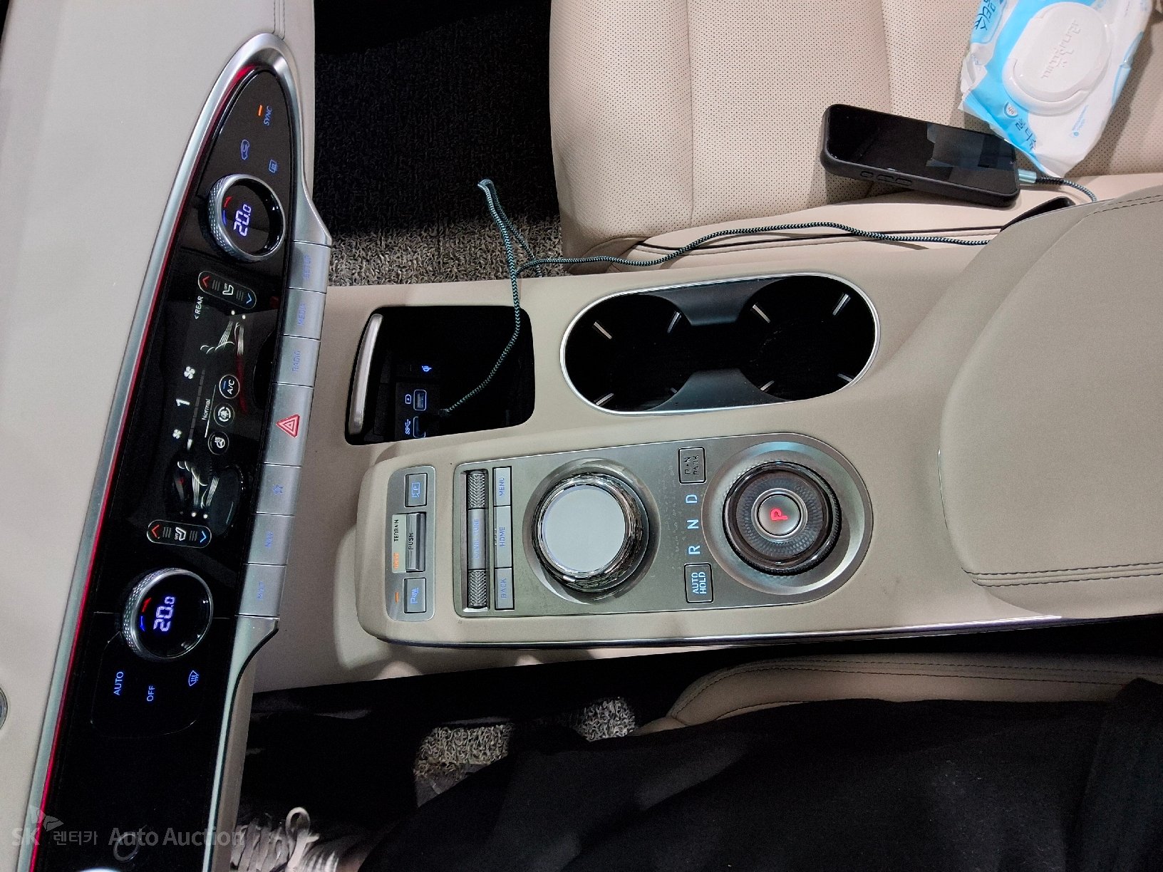 2022 - genesis gv70