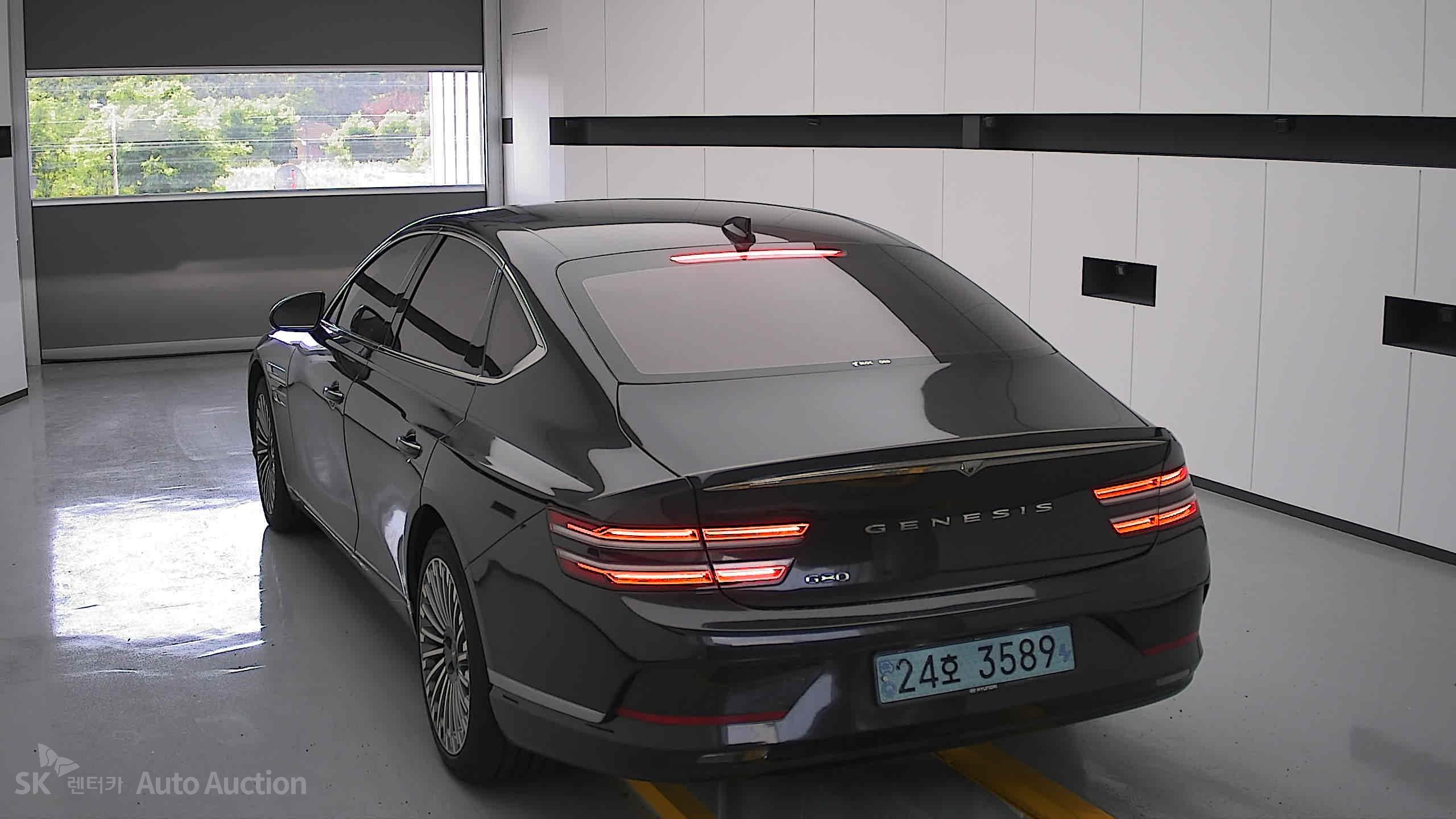 2022 - genesis eg80