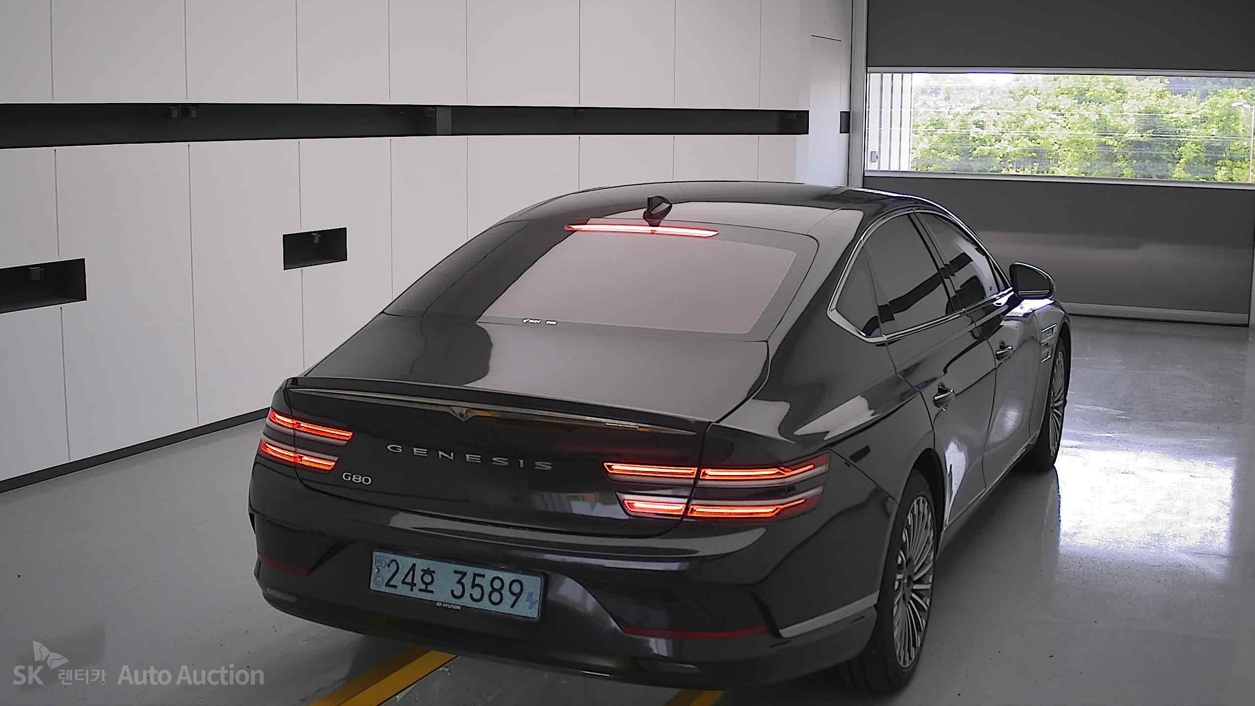 2022 - genesis eg80