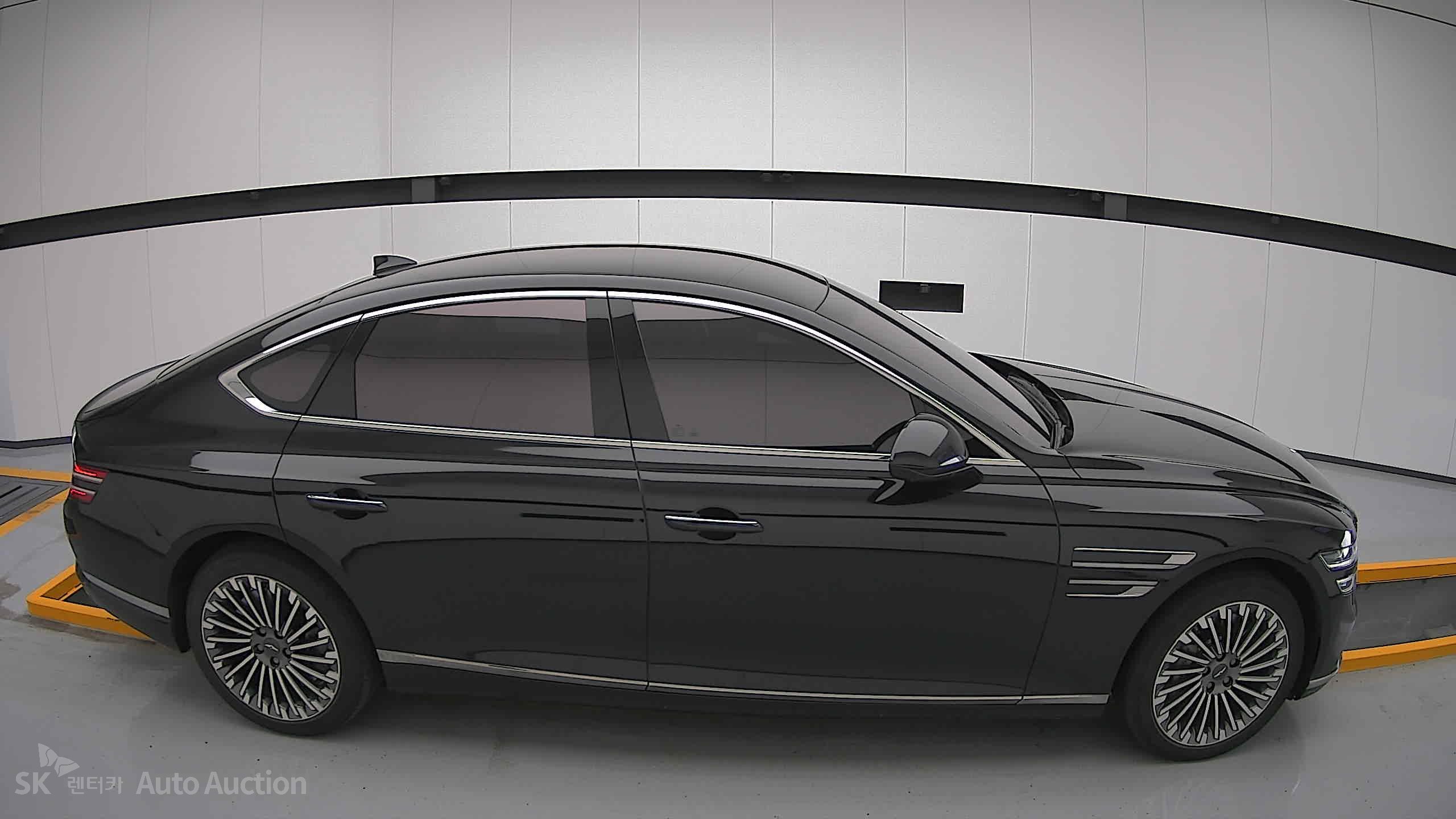 2022 - genesis eg80