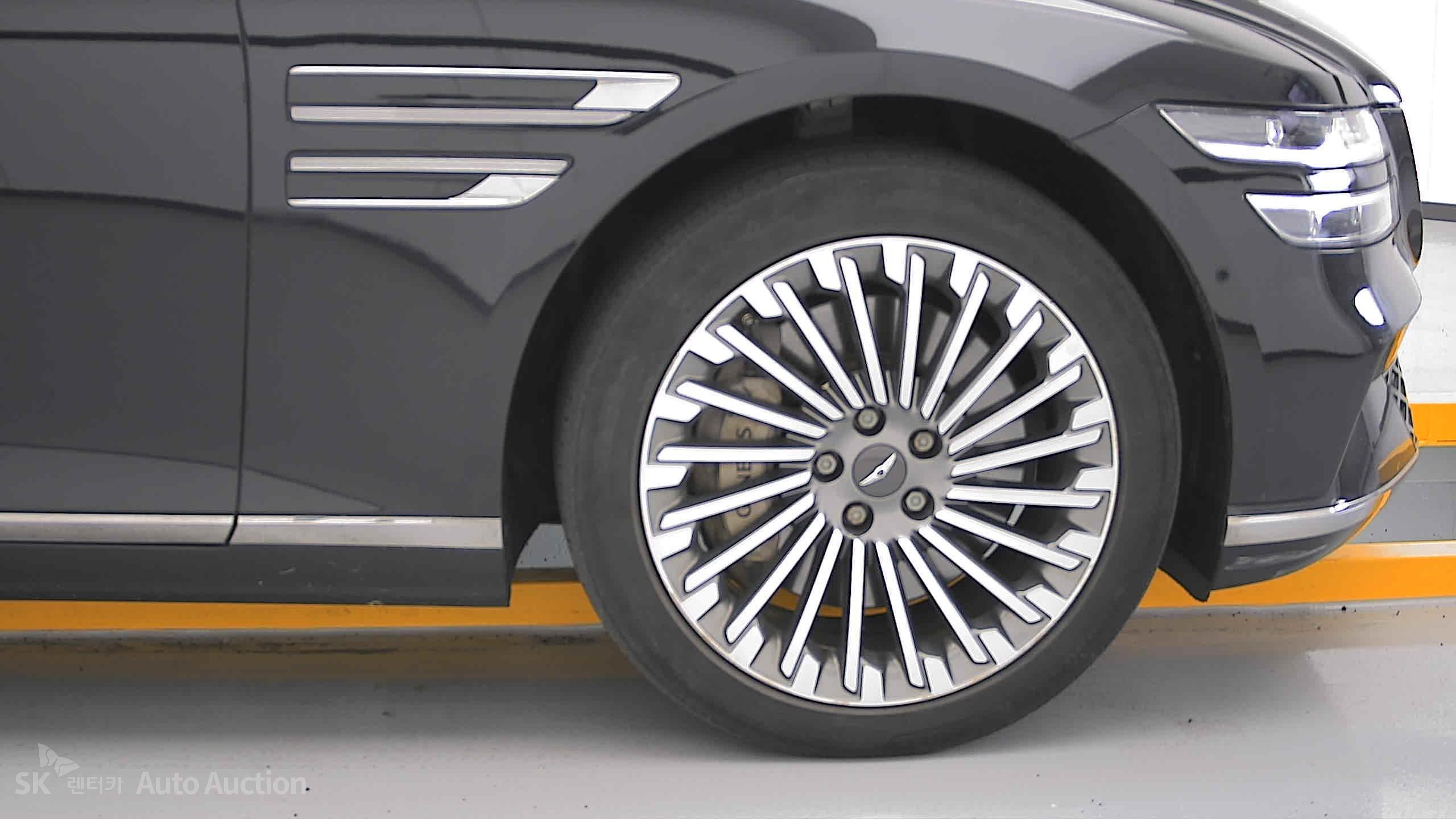 2022 - genesis eg80