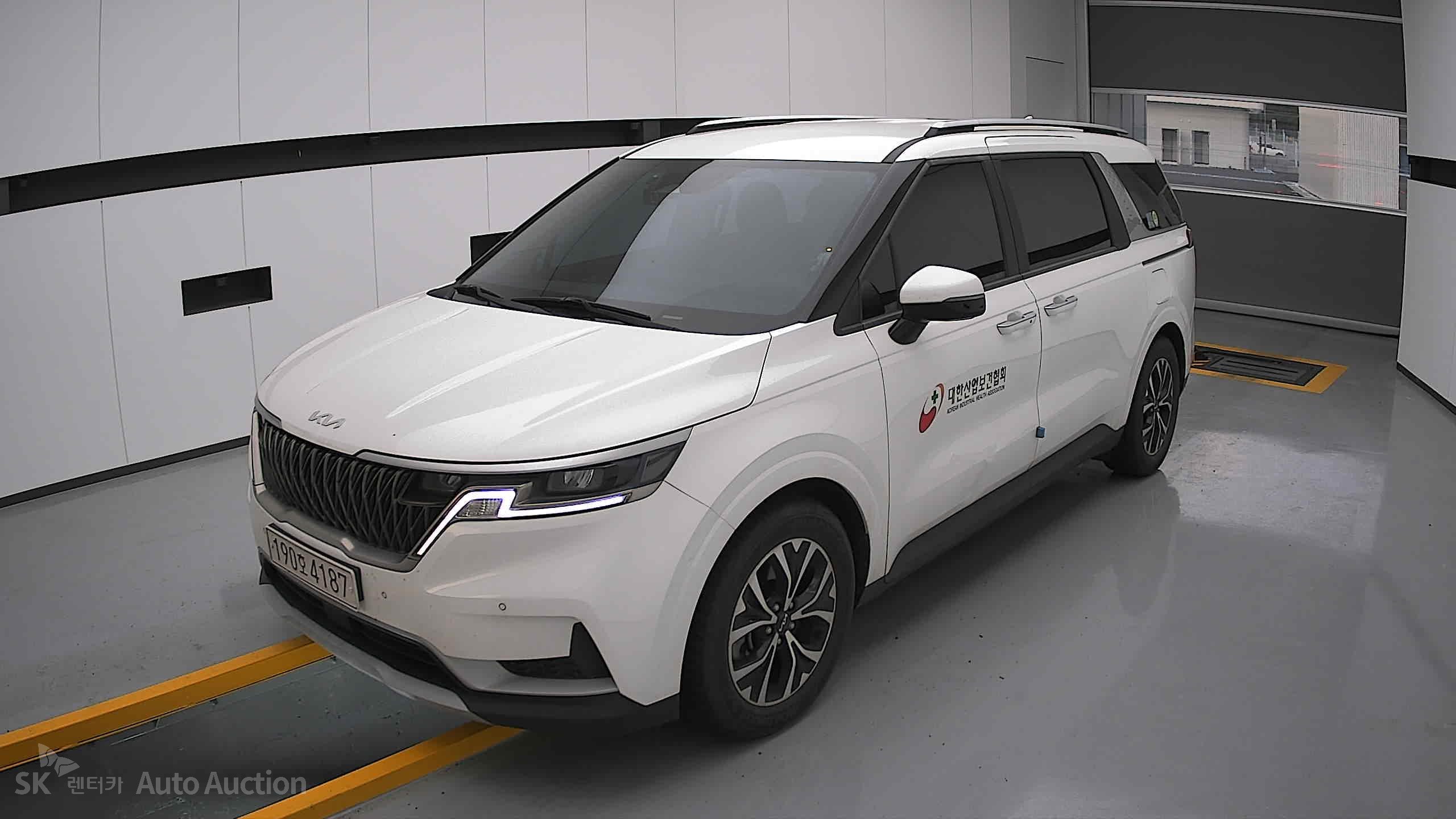 2022 - kia carnival