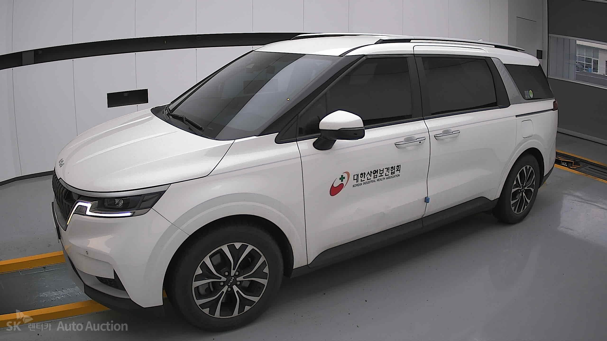 2022 - kia carnival