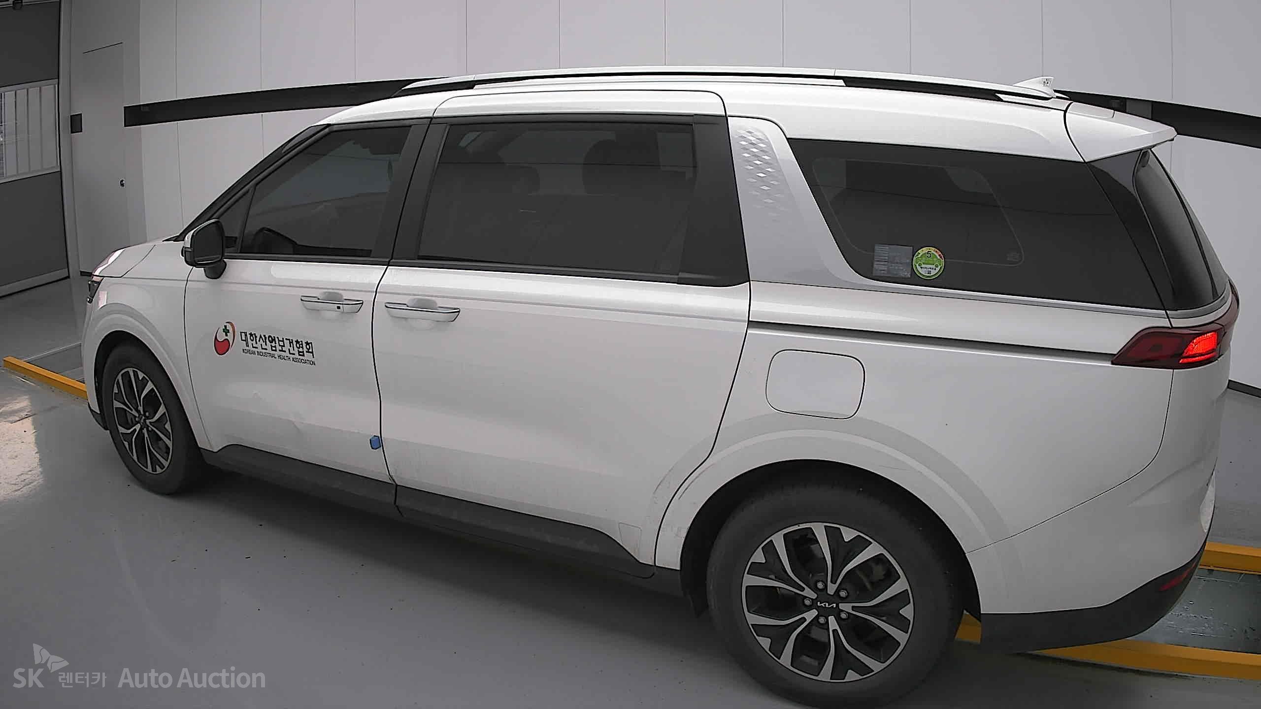 2022 - kia carnival