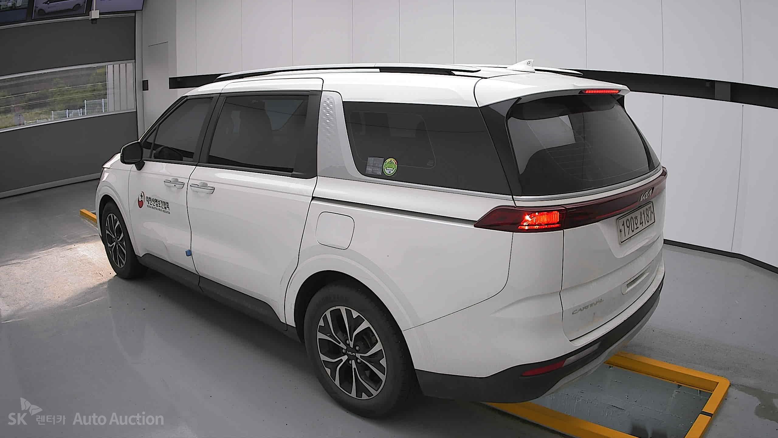 2022 - kia carnival