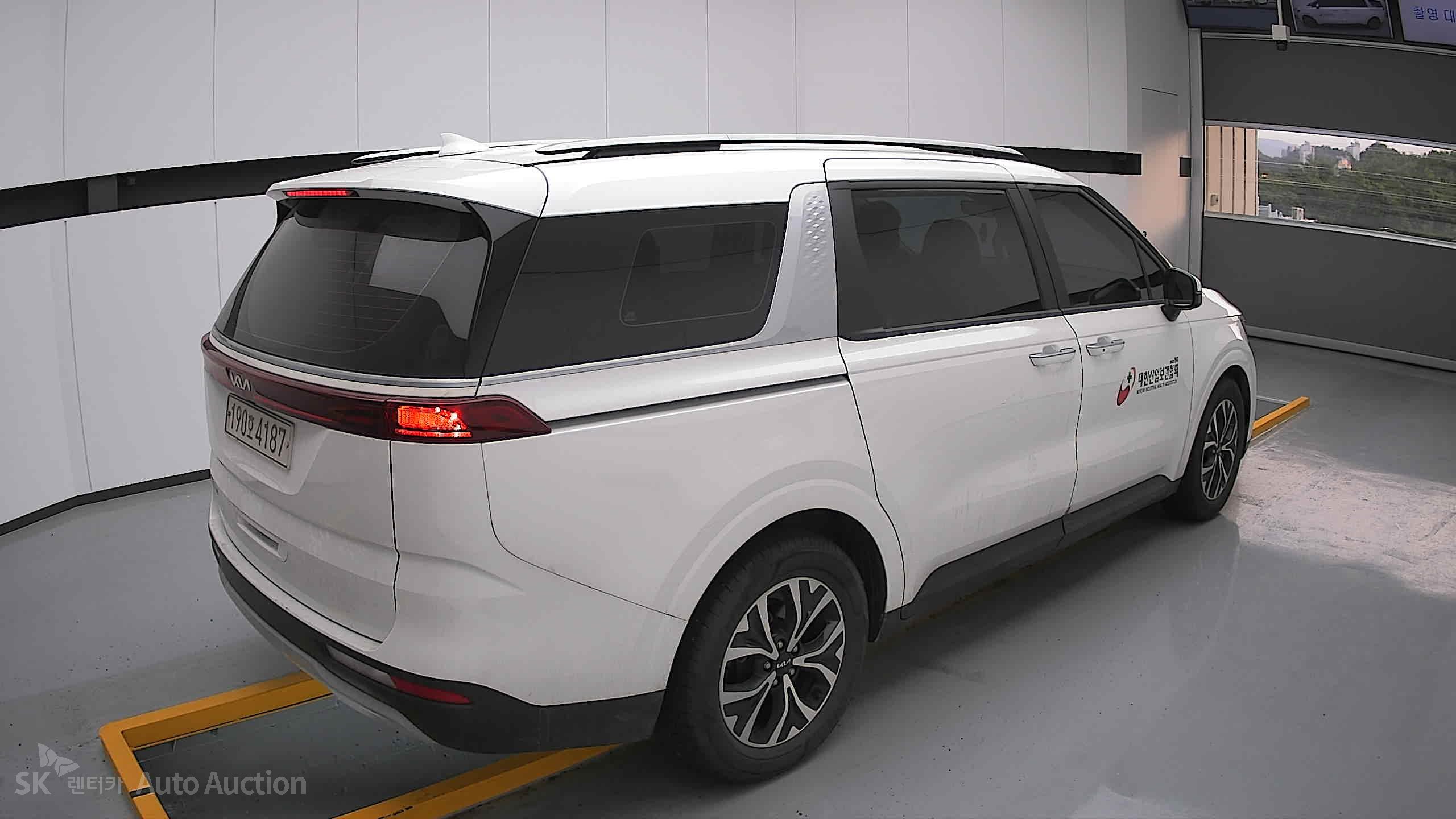 2022 - kia carnival
