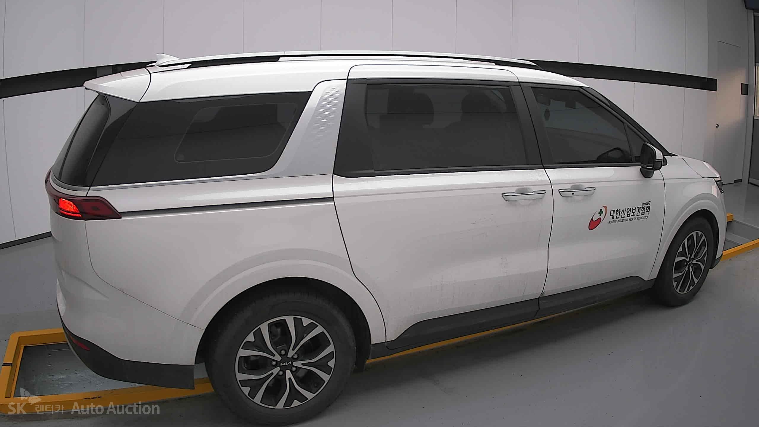 2022 - kia carnival