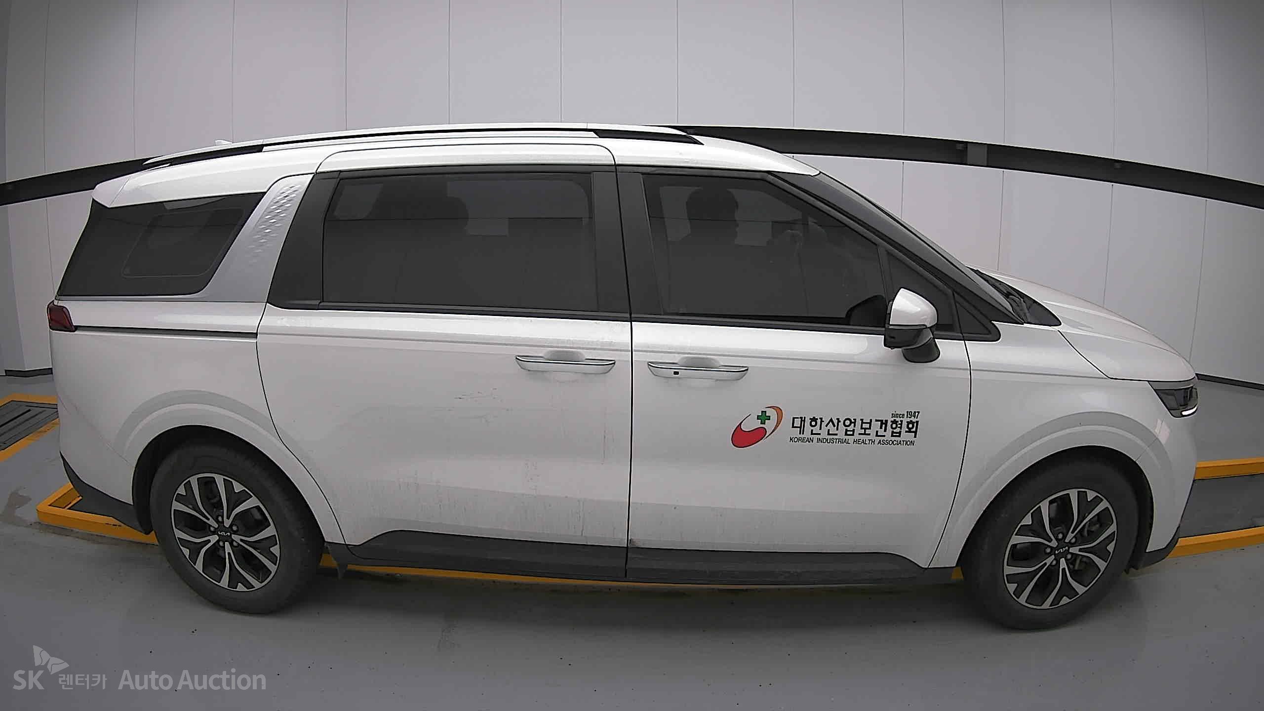 2022 - kia carnival