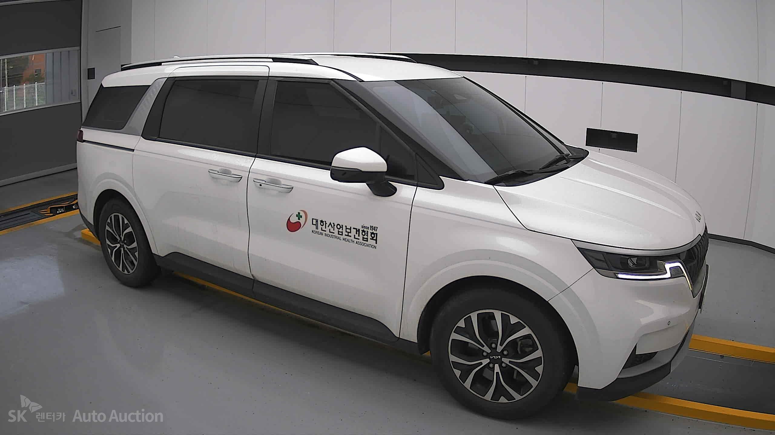 2022 - kia carnival