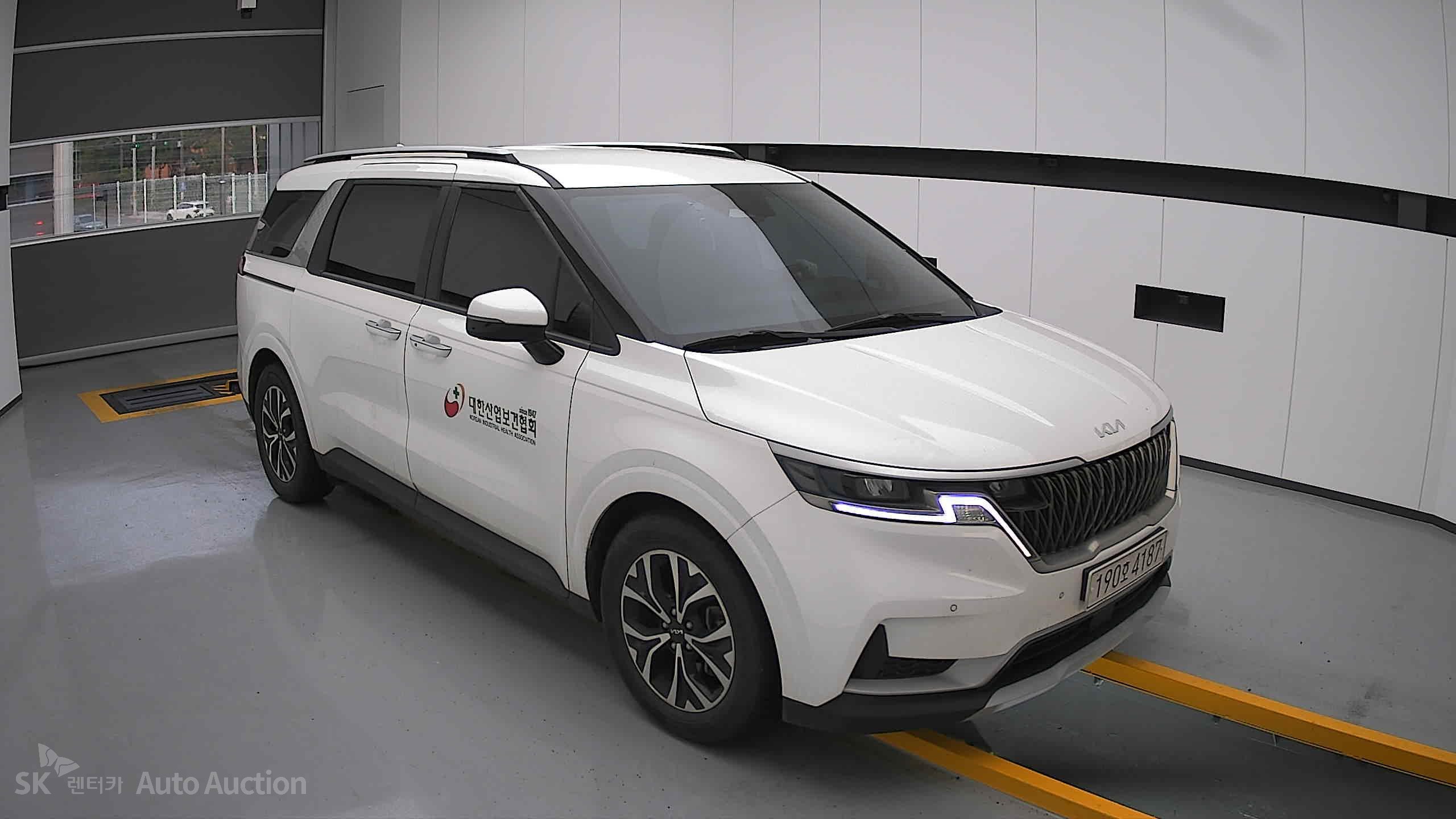 2022 - kia carnival