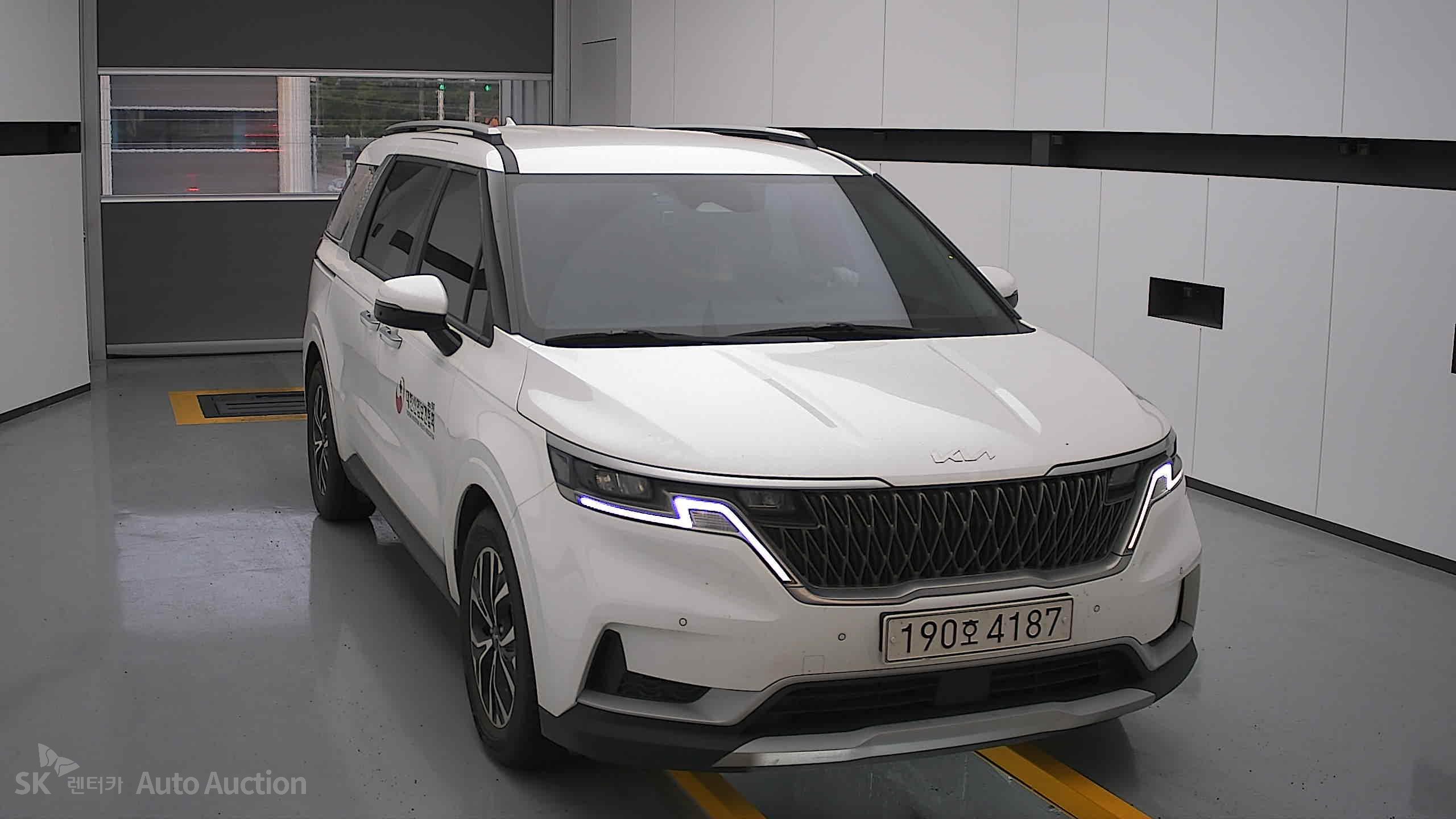 2022 - kia carnival
