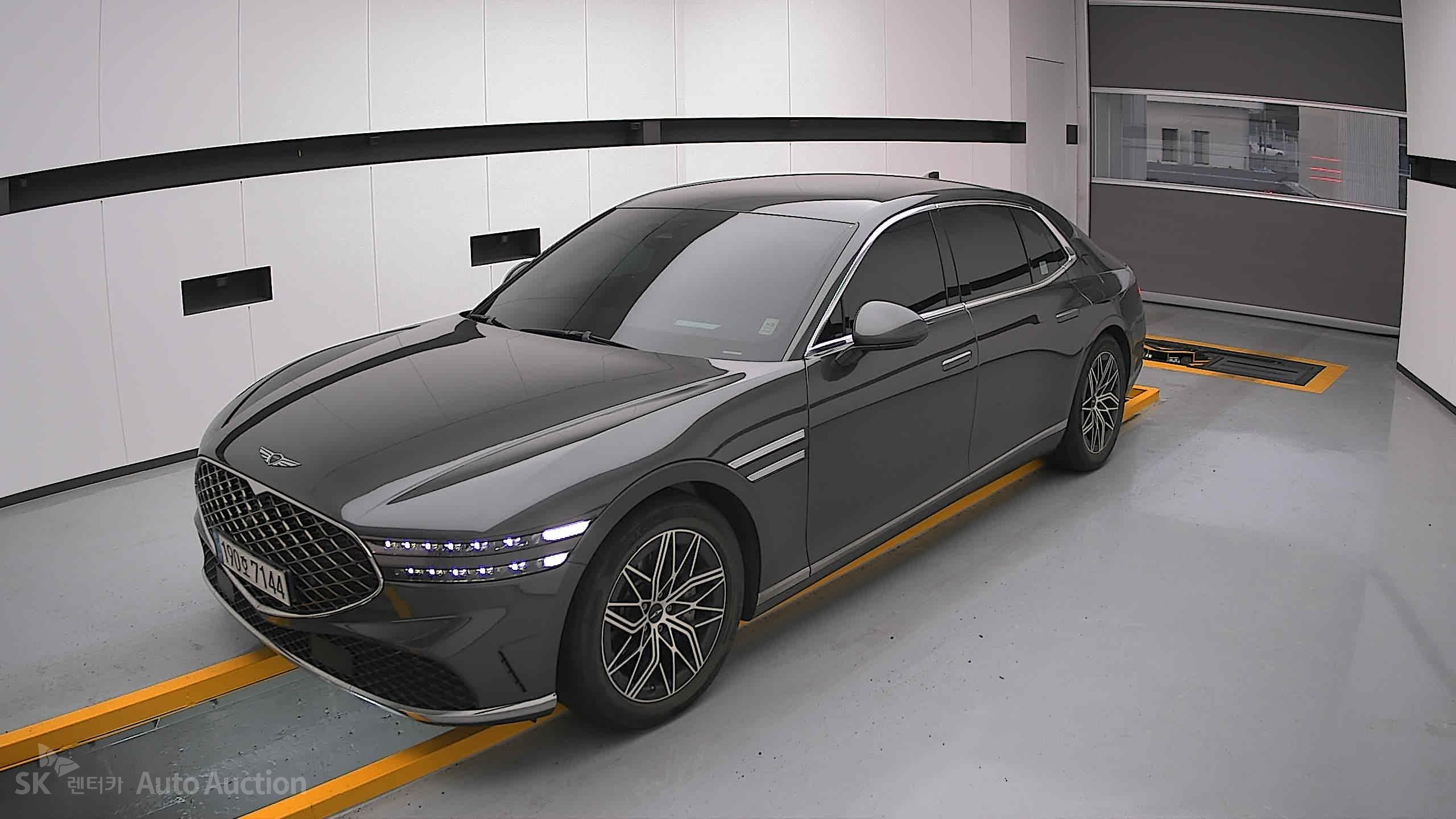2022 - genesis g90