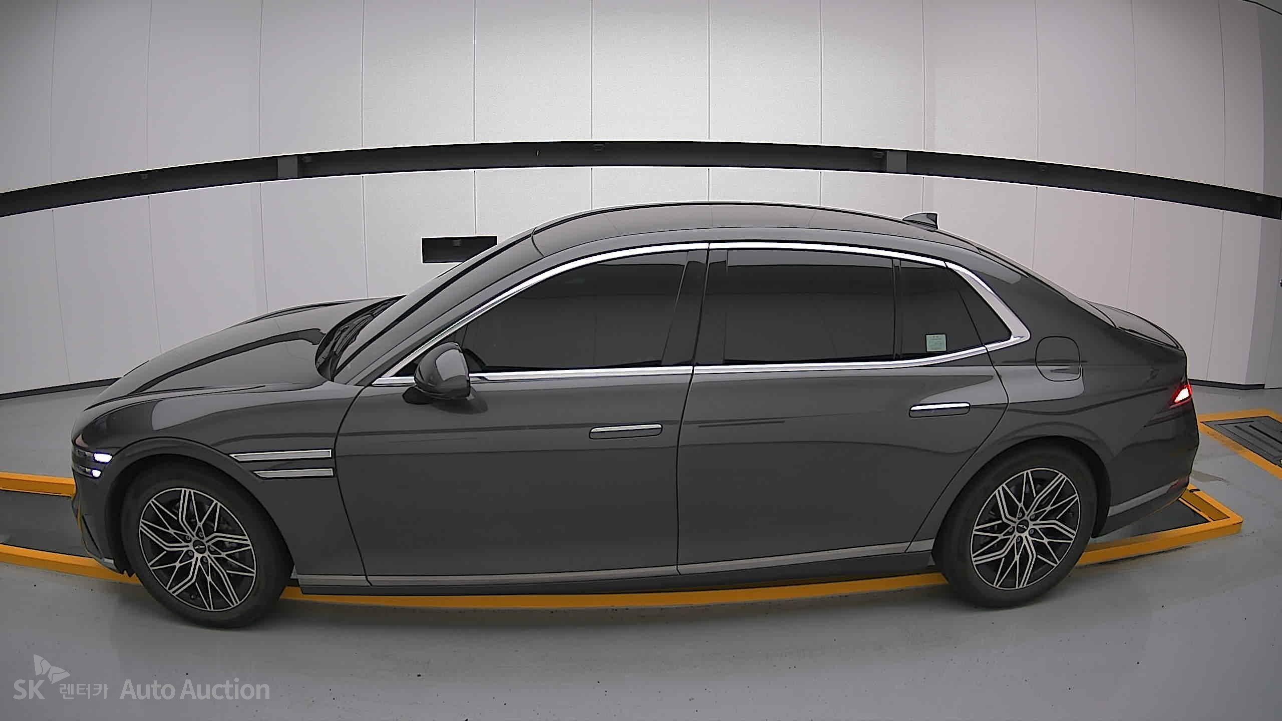 2022 - genesis g90