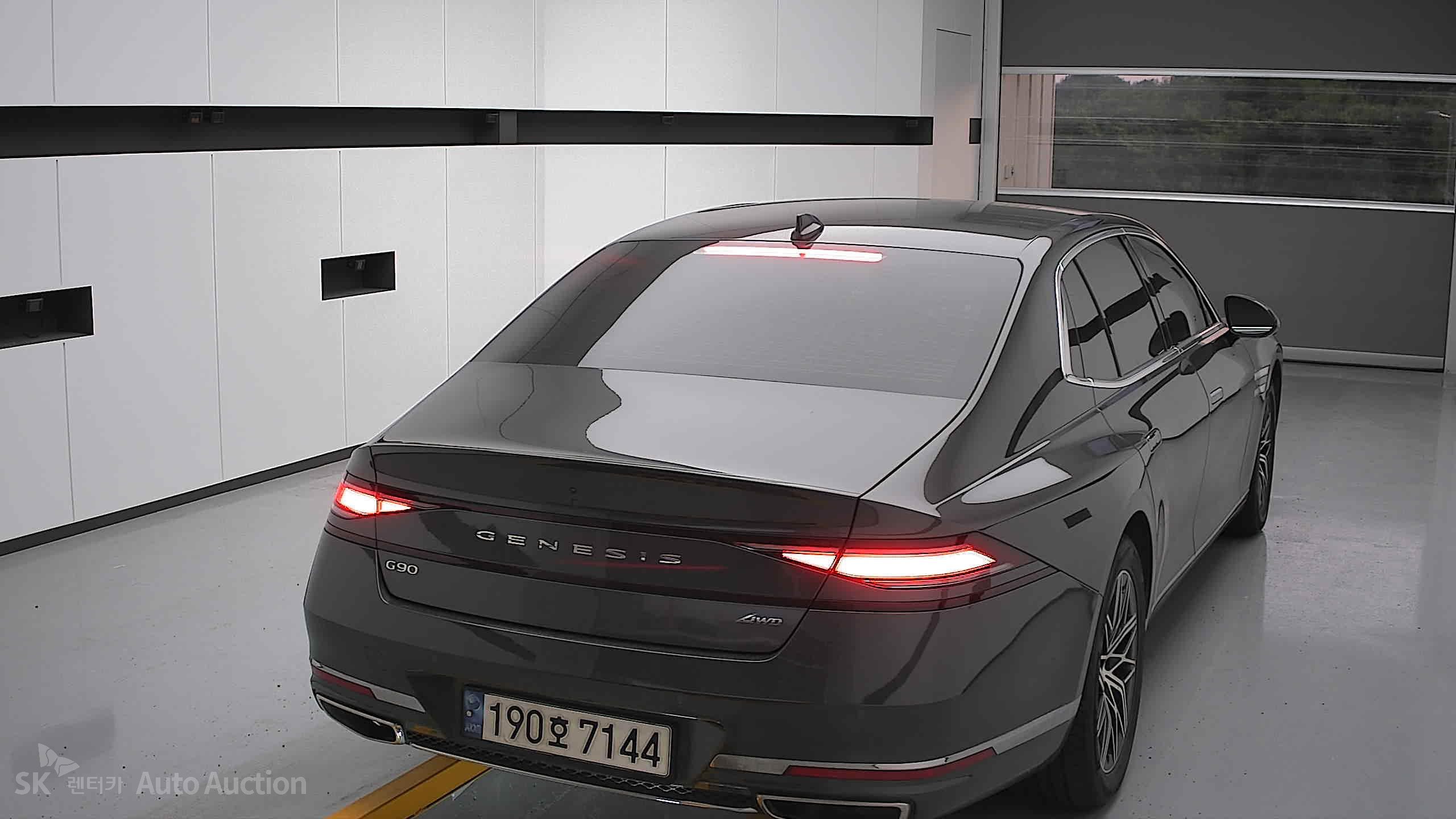 2022 - genesis g90