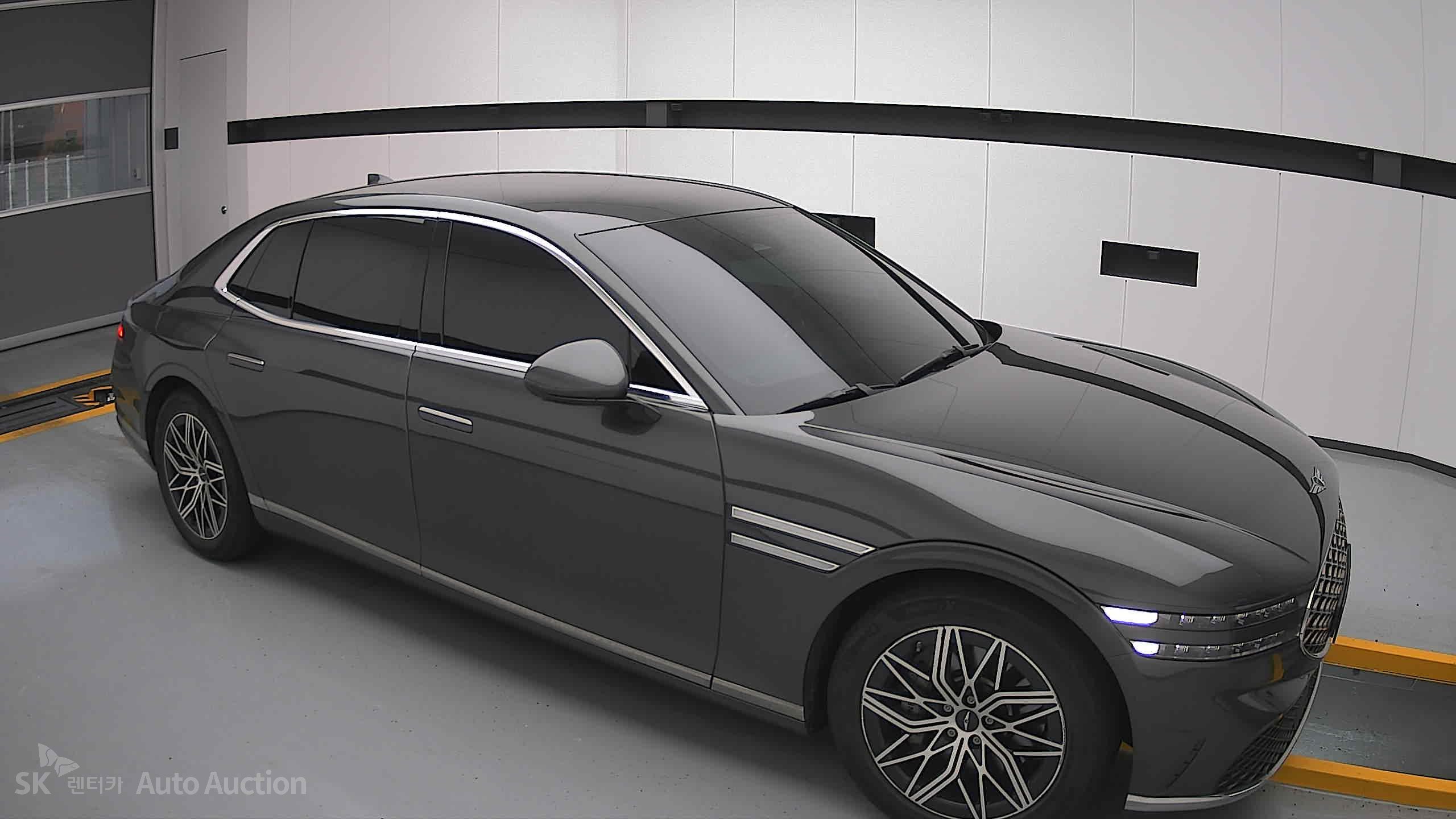 2022 - genesis g90