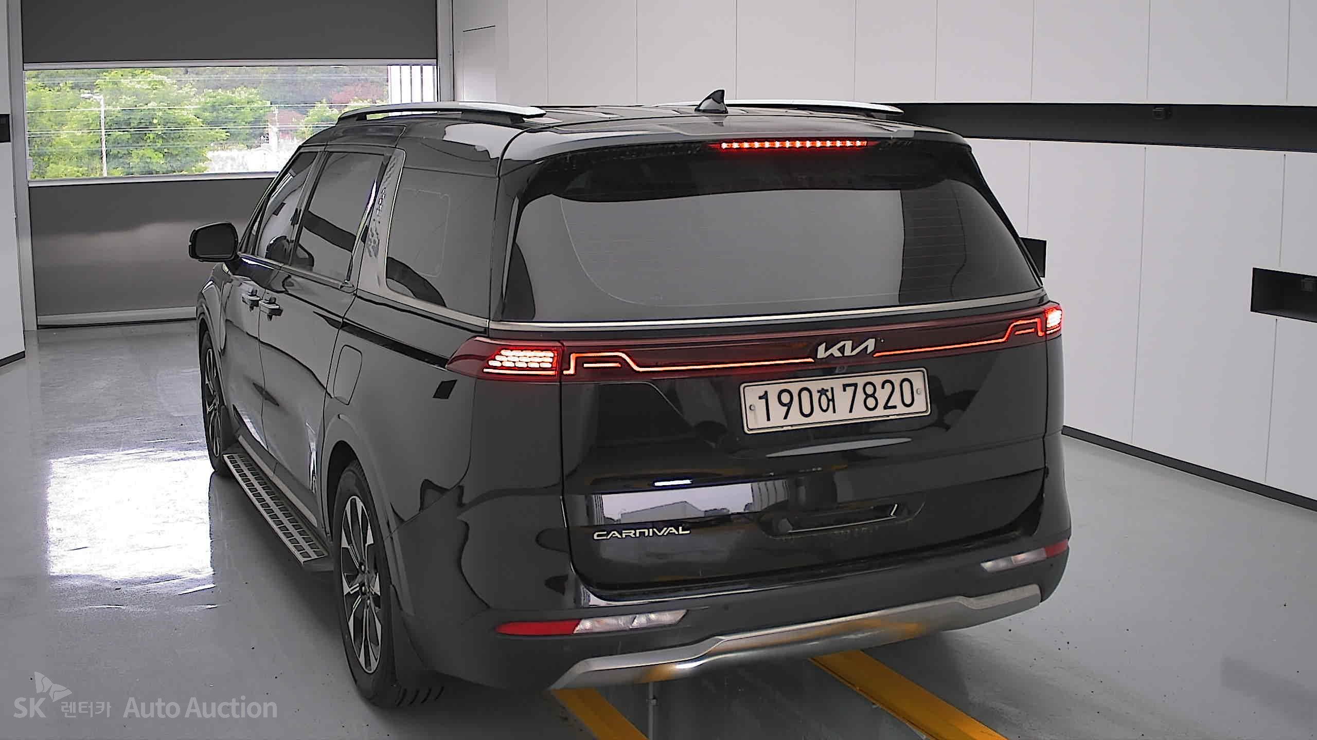 2022 - kia carnival