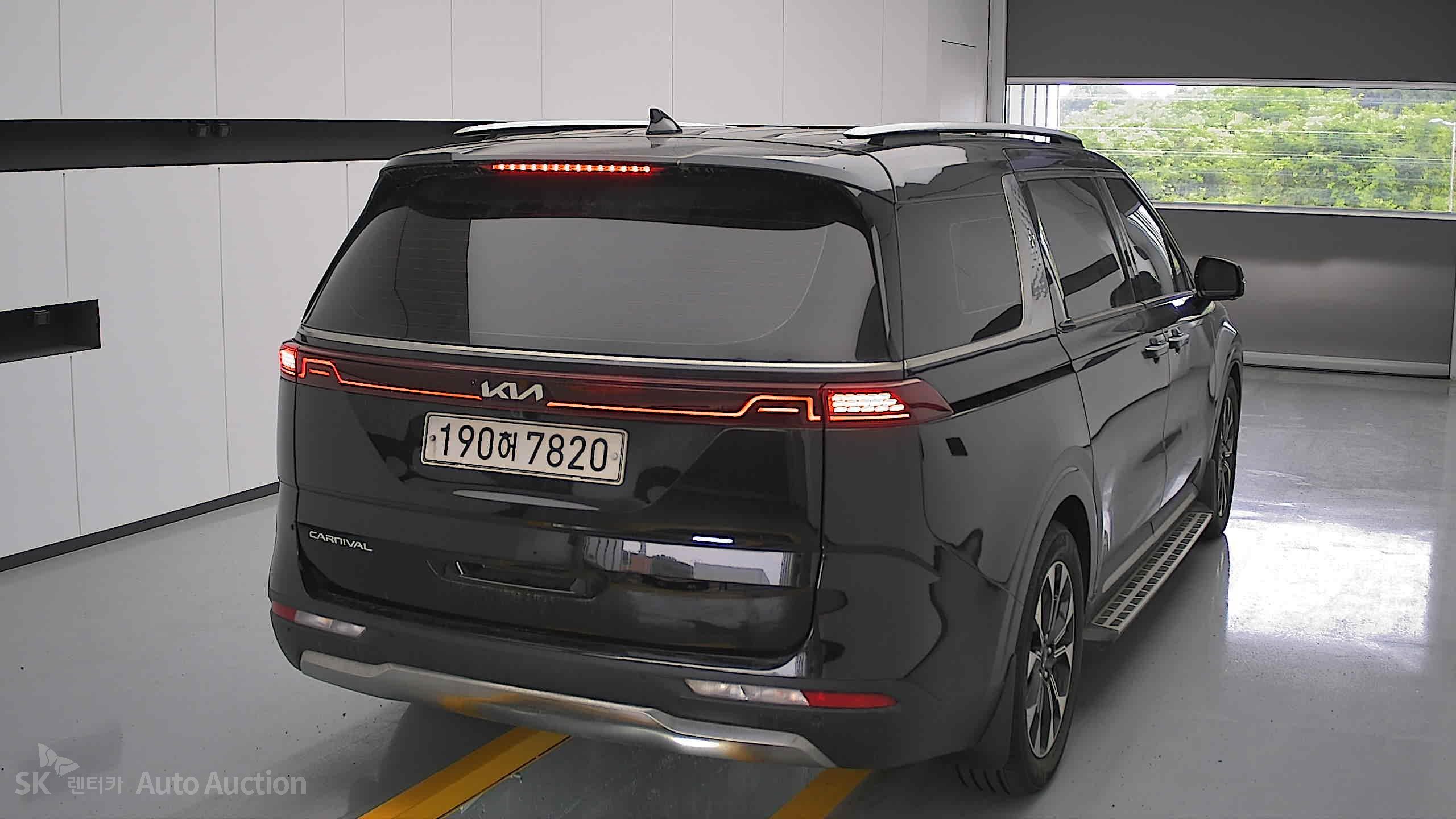 2022 - kia carnival