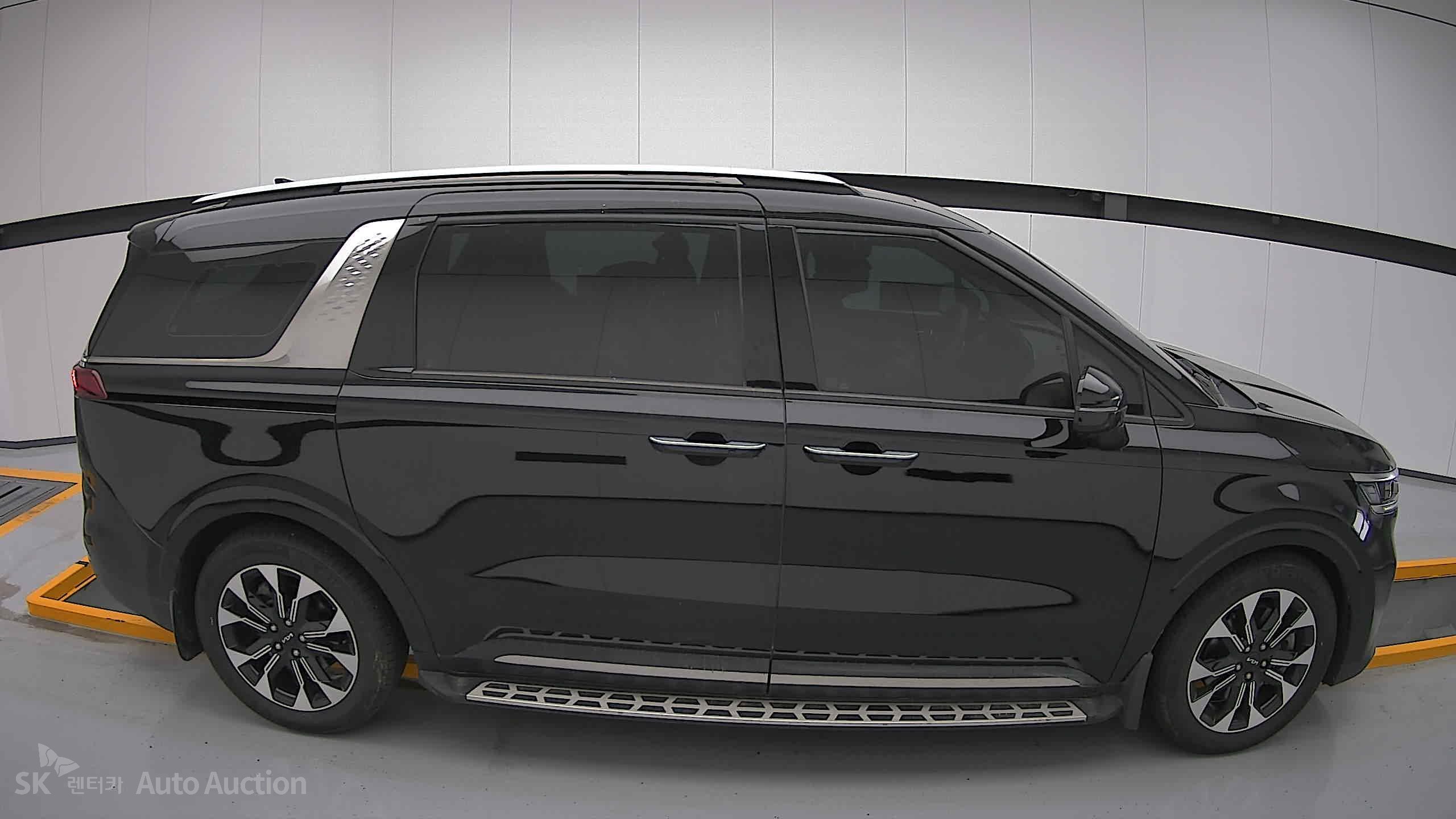 2022 - kia carnival