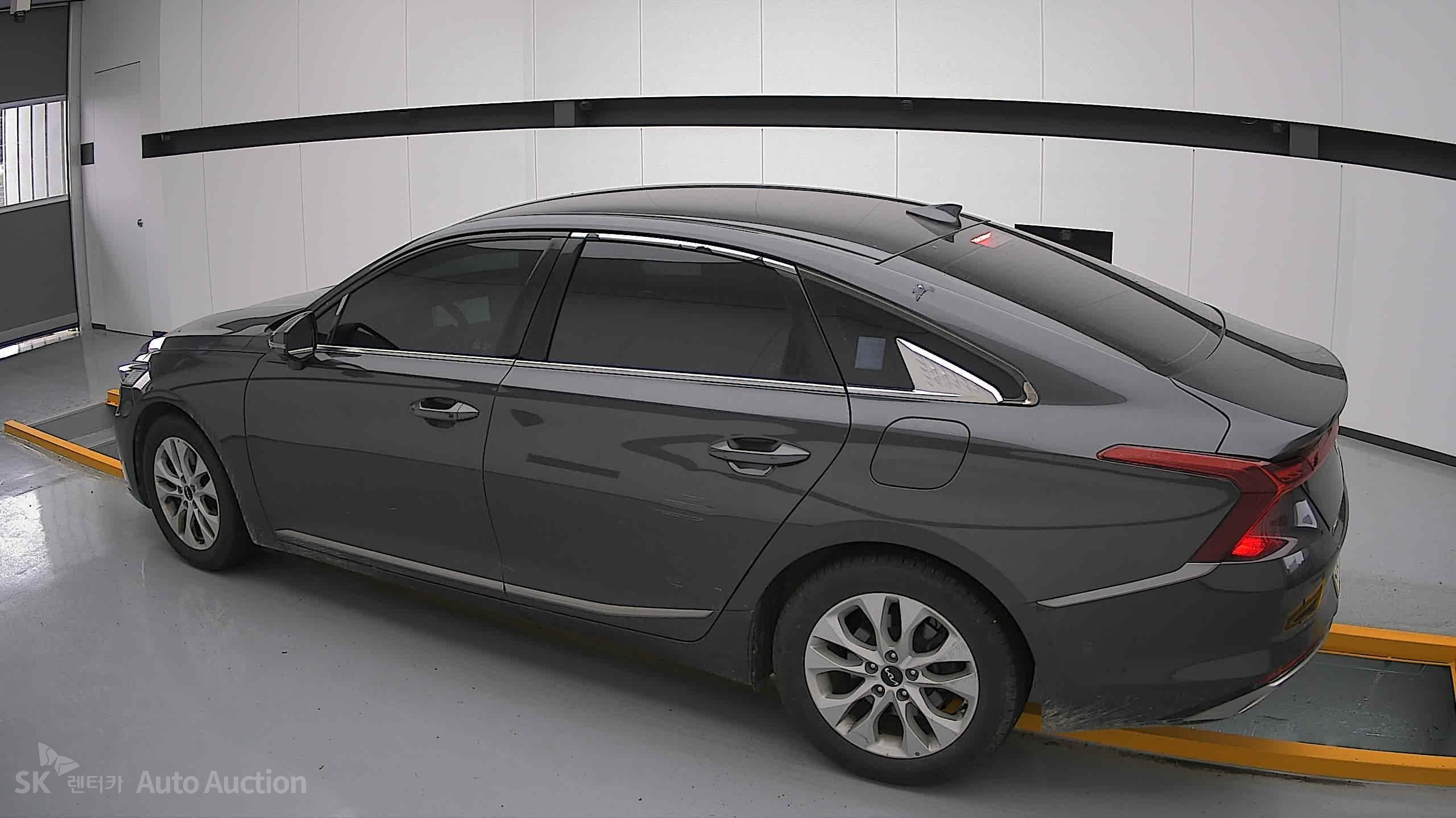 2022 - kia k8