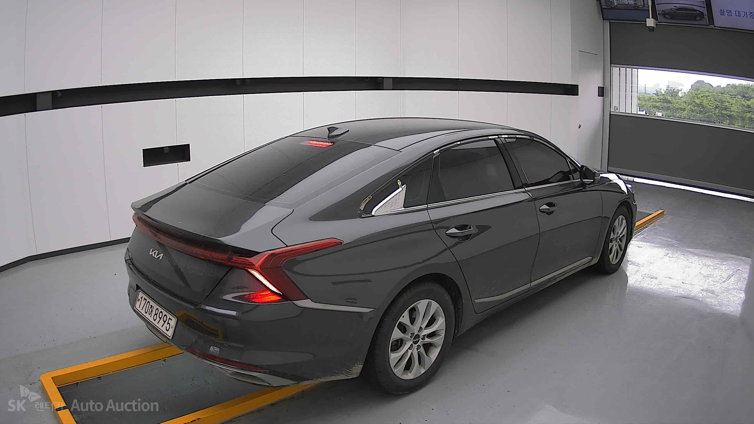 2022 - kia k8