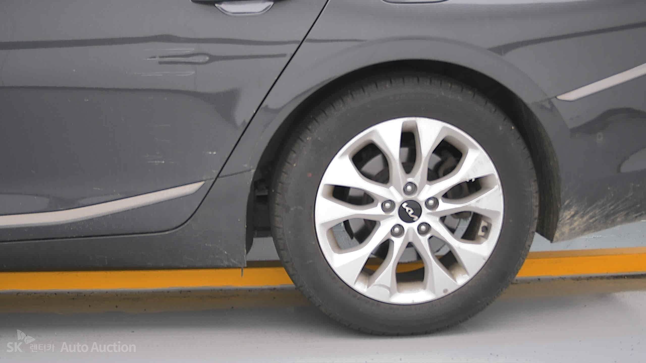 2022 - kia k8