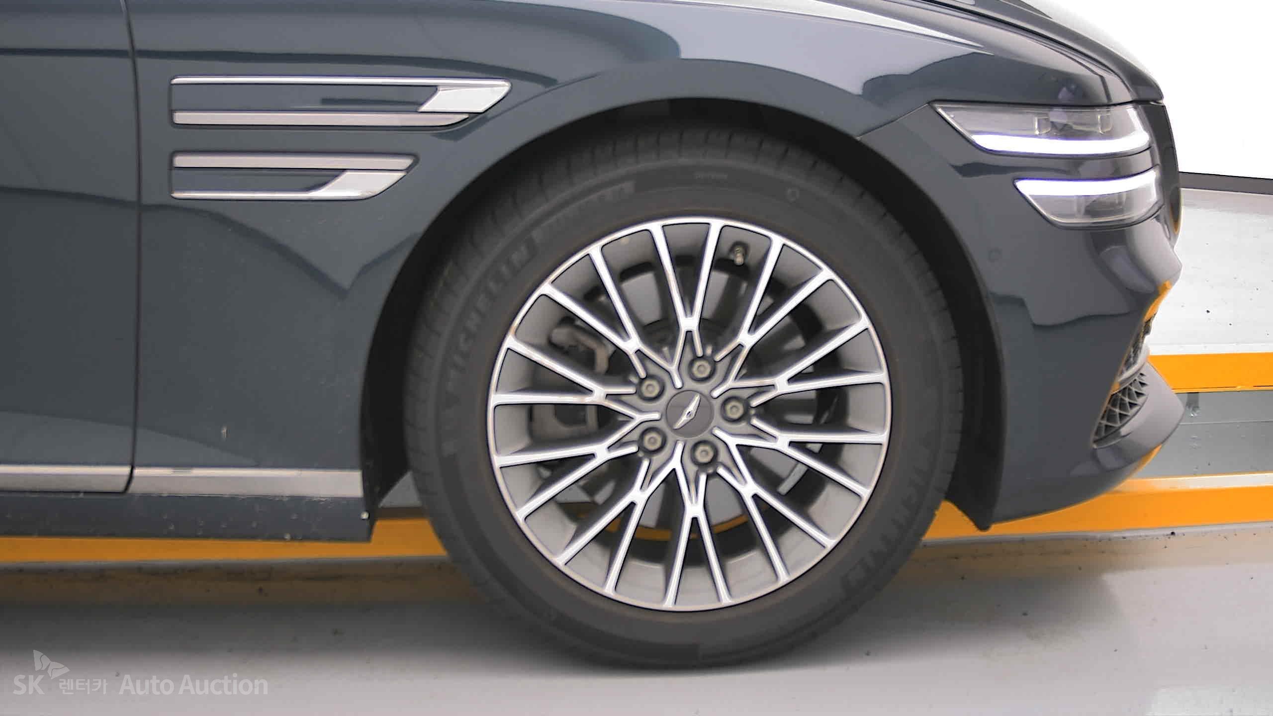 2022 - genesis g80