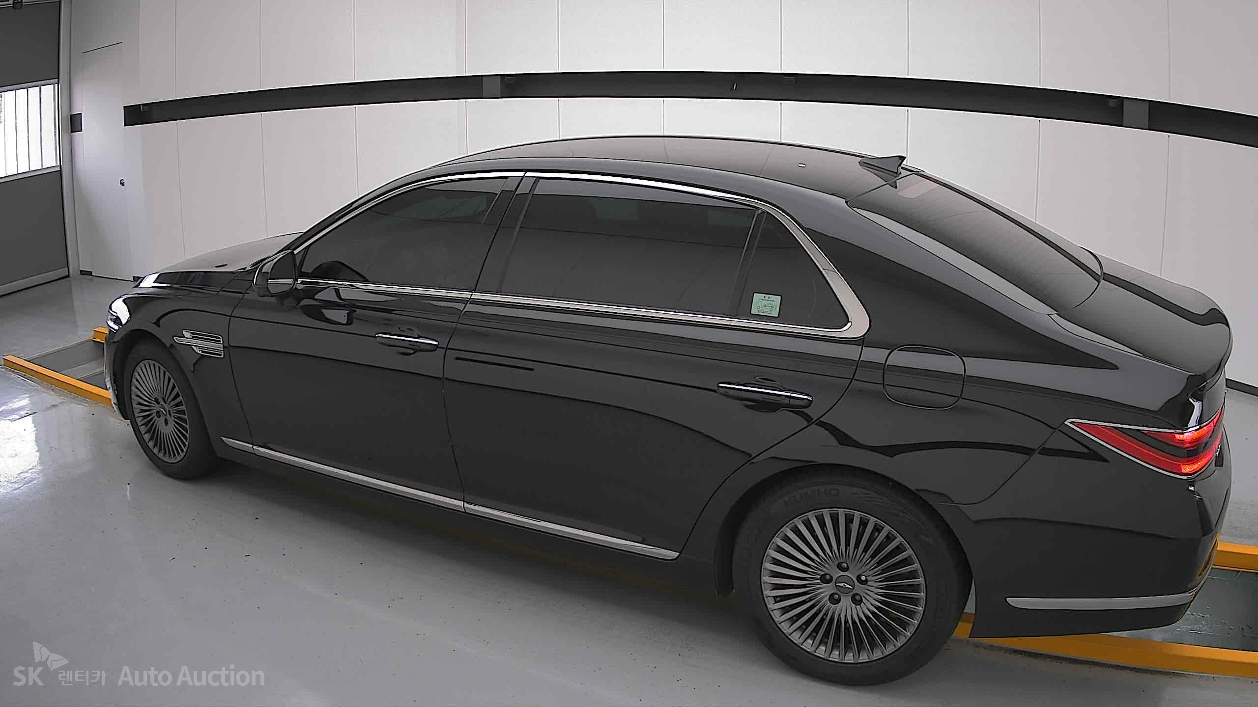 2021 - genesis g90