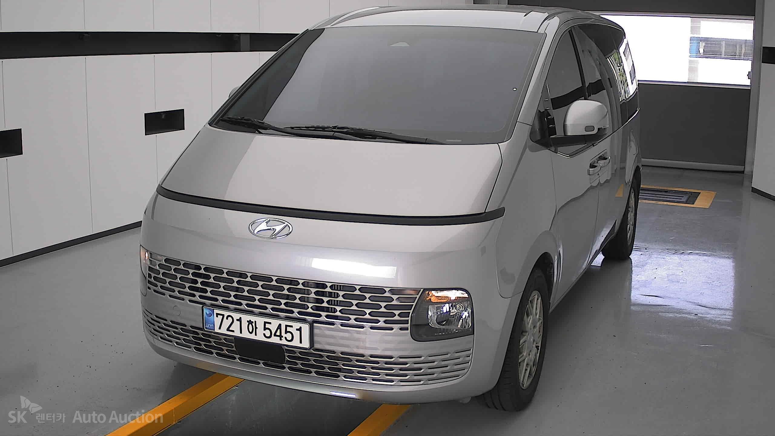 2023 - hyundai staria