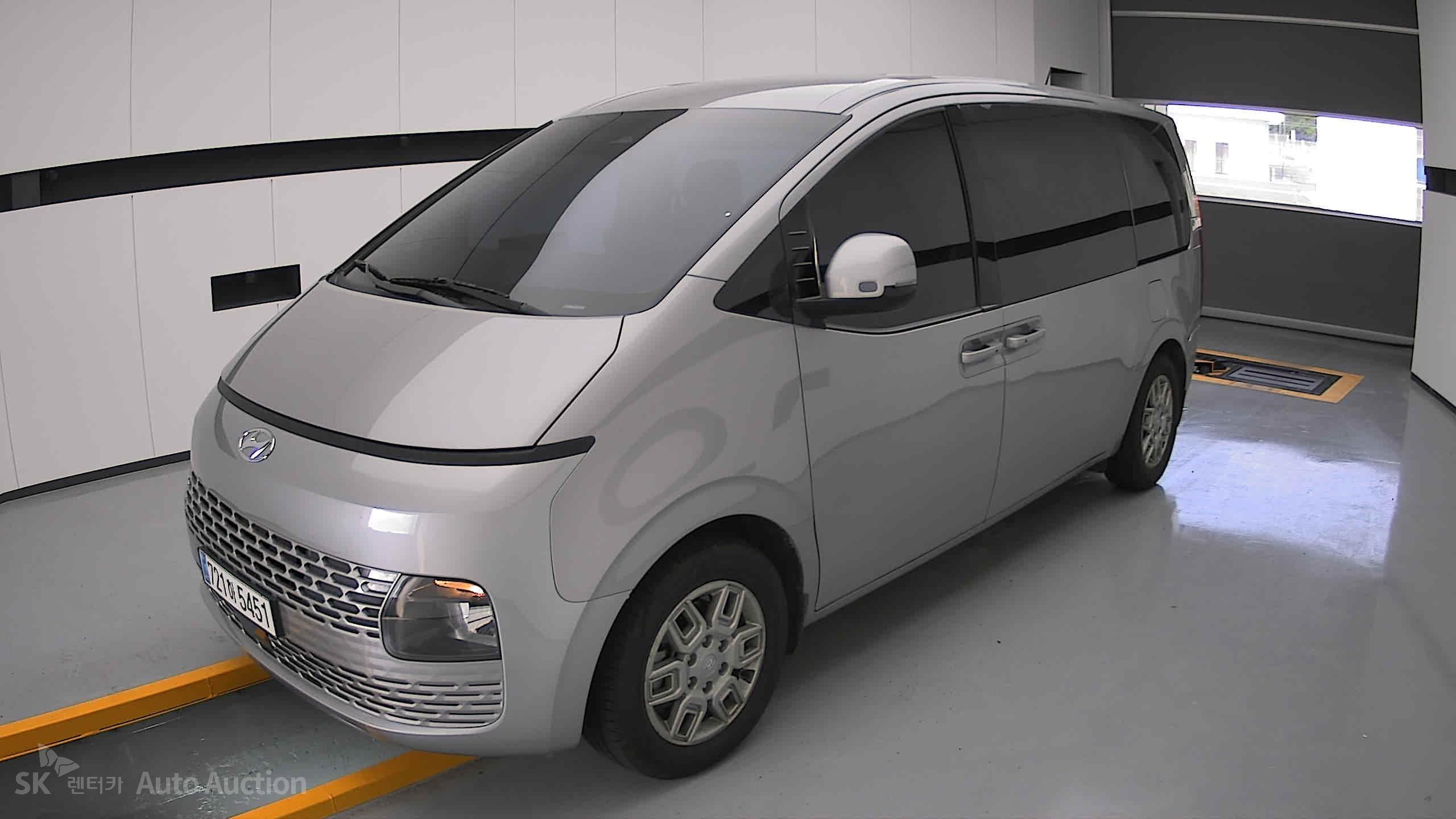 2023 - hyundai staria