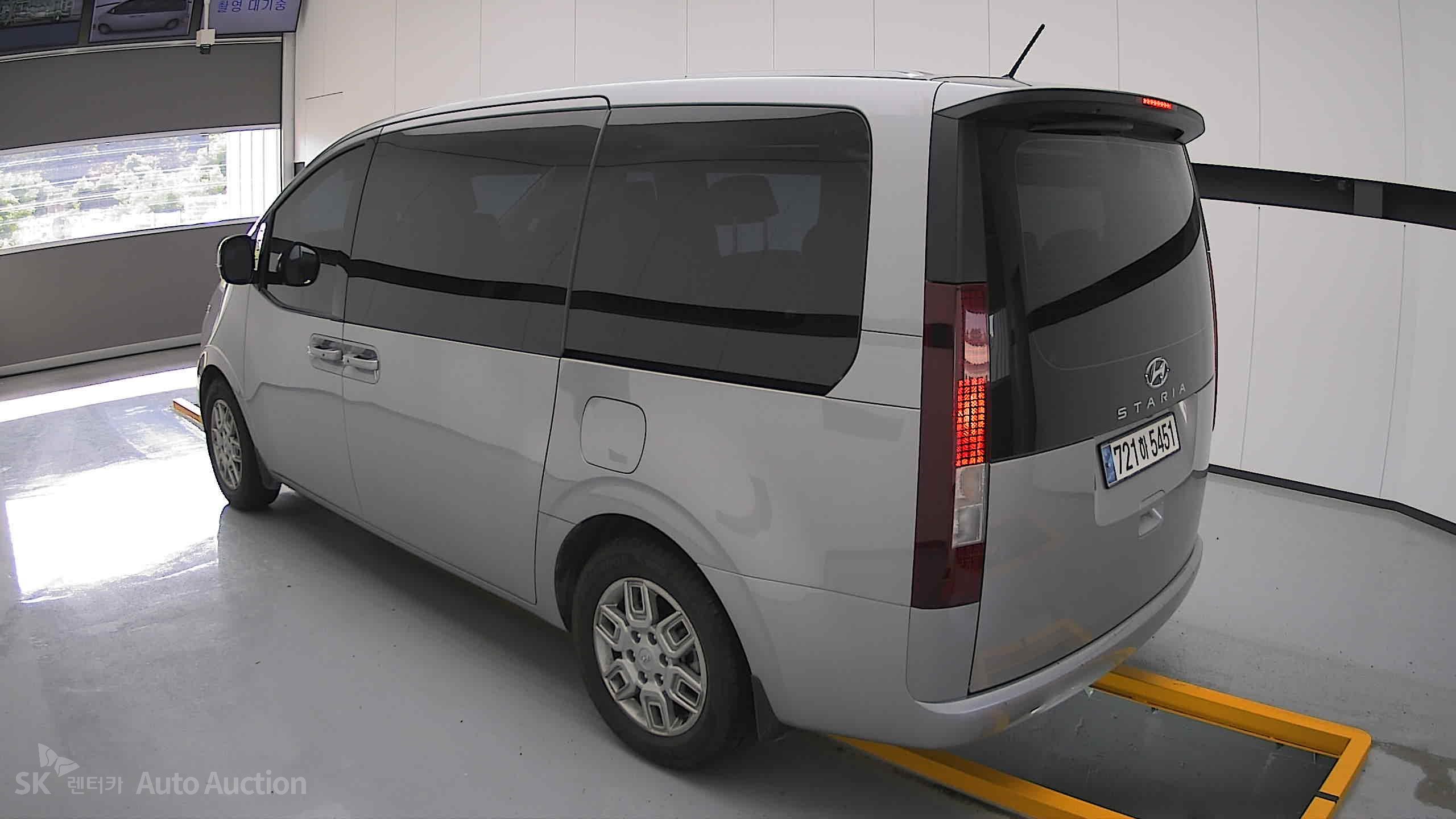 2023 - hyundai staria