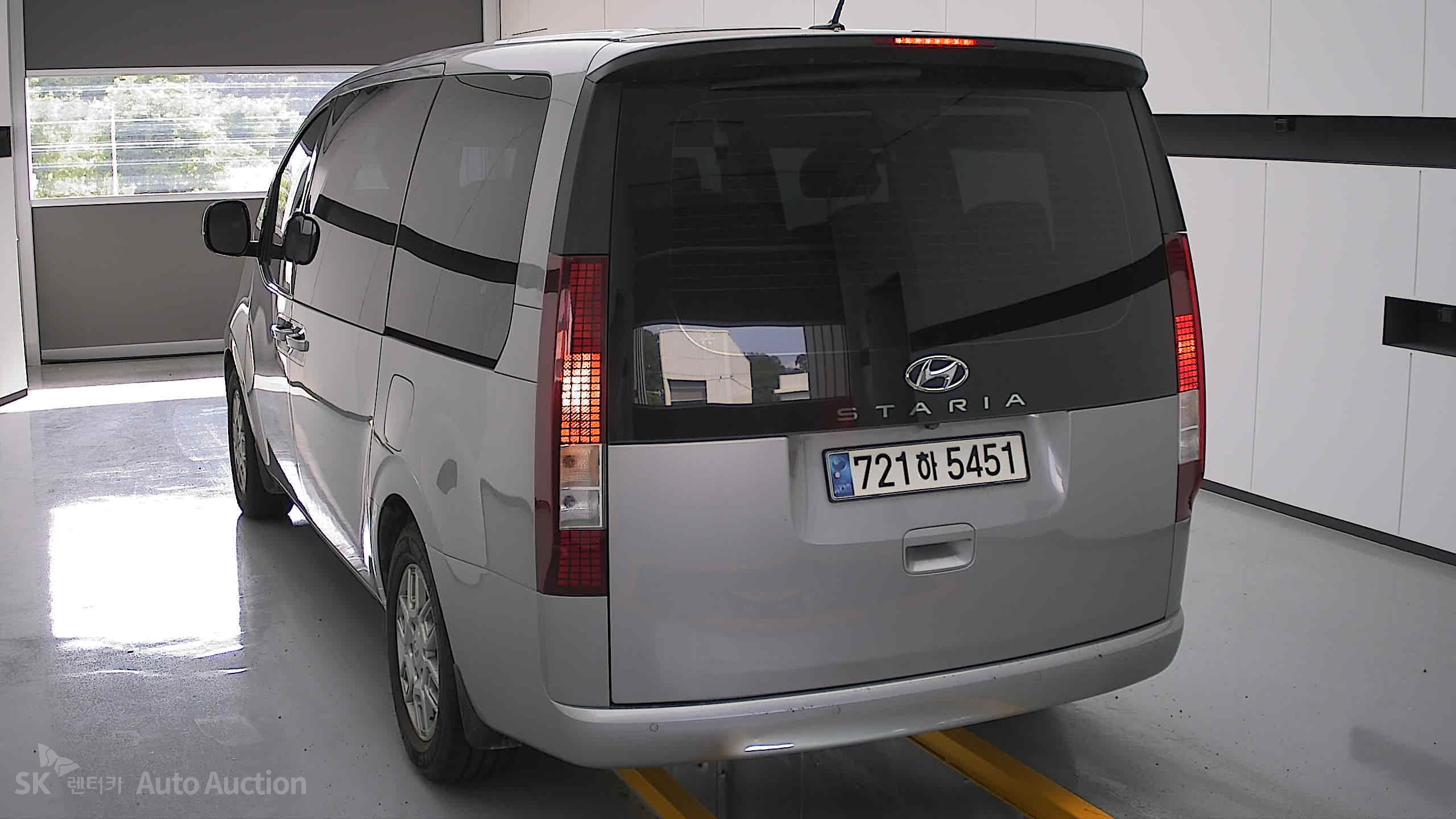 2023 - hyundai staria