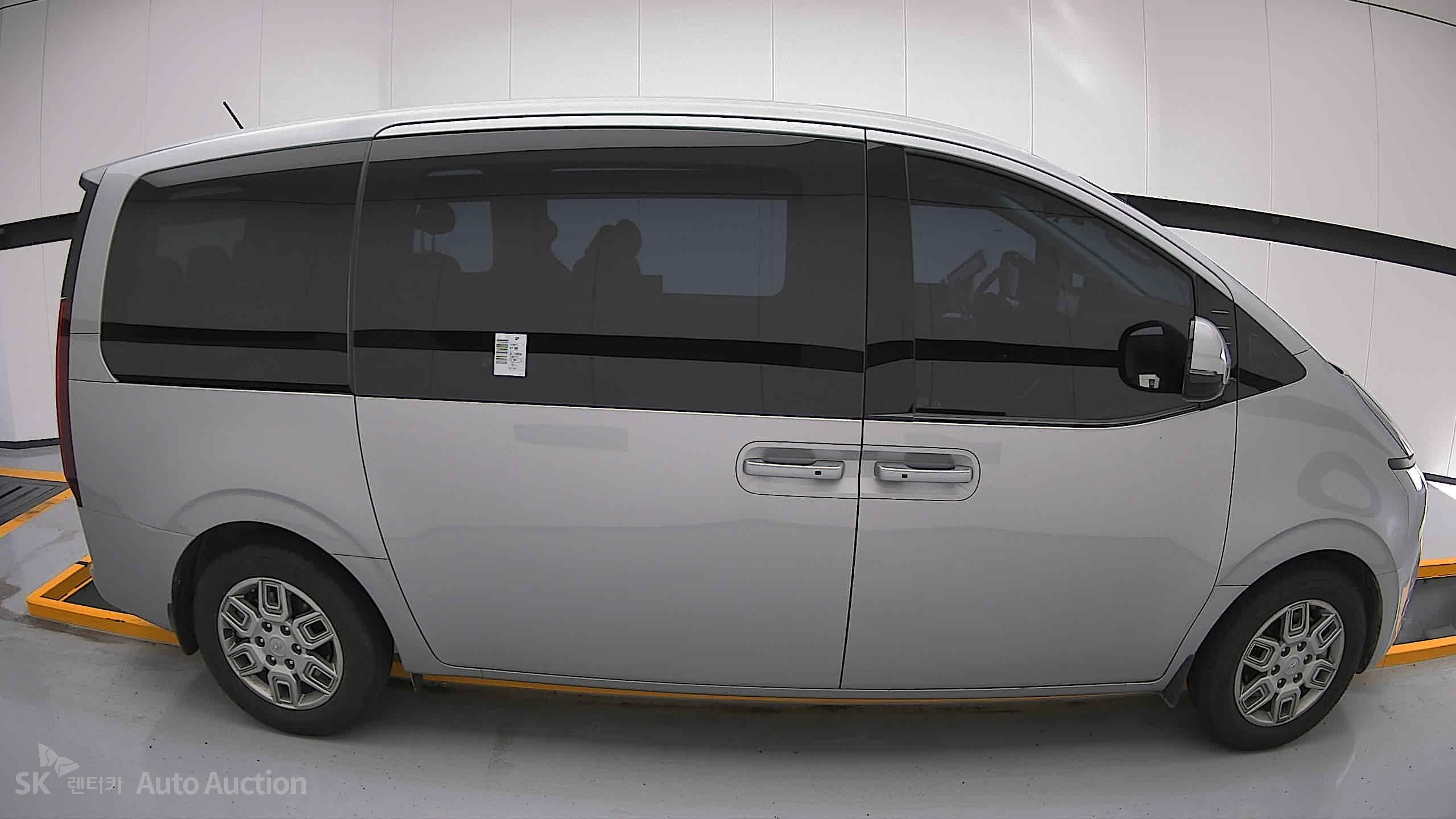 2023 - hyundai staria