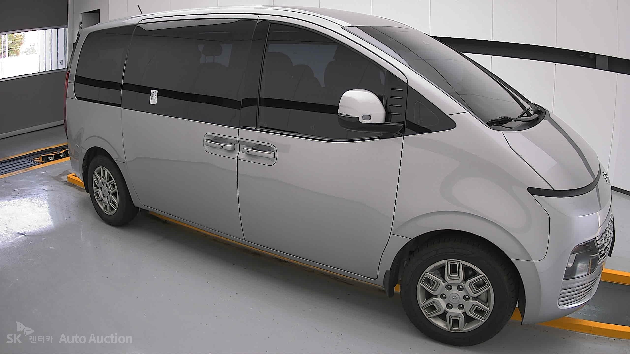 2023 - hyundai staria