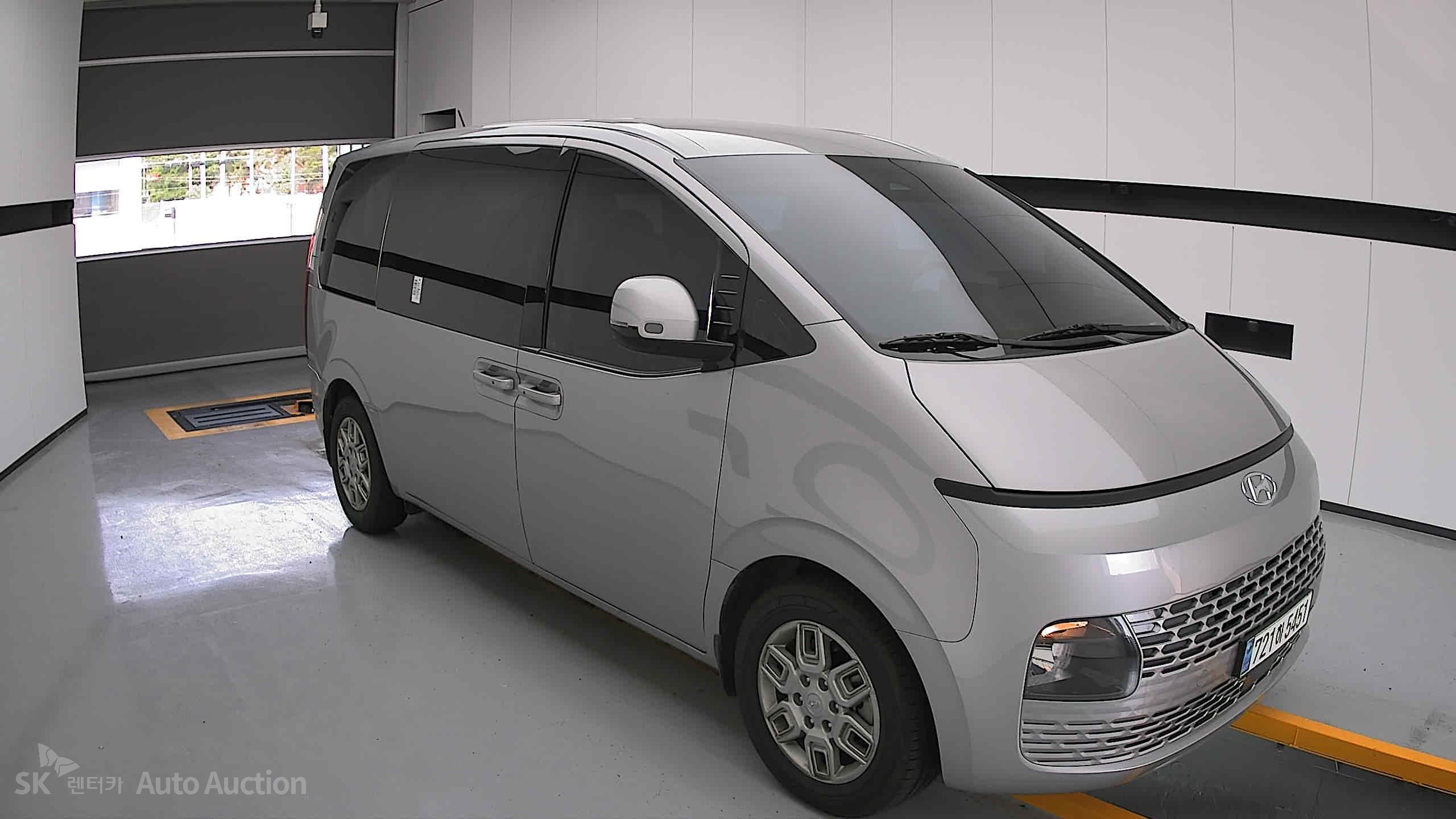 2023 - hyundai staria